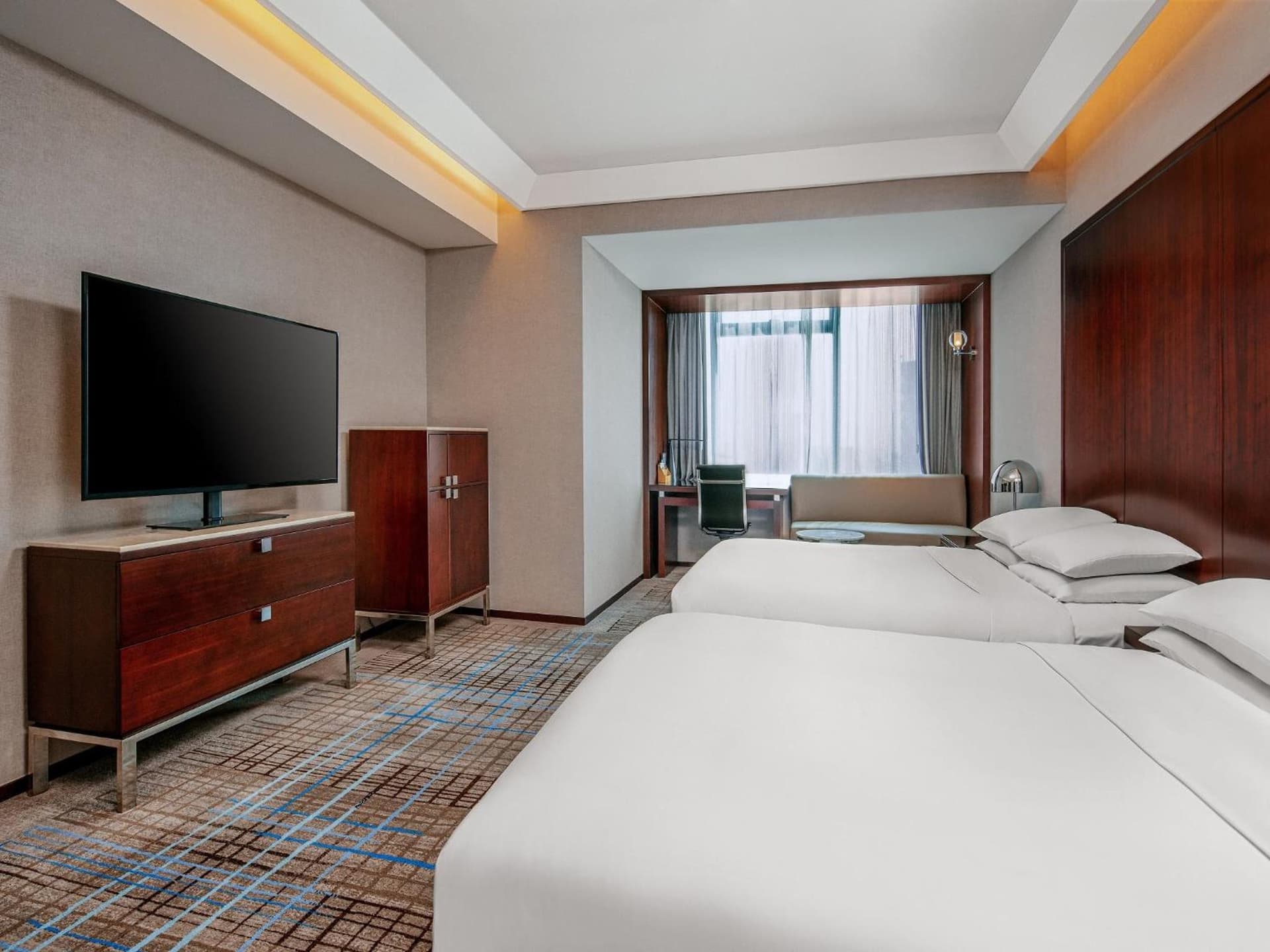 Renaissance Shanghai Zhongshan Park Skyline Hotel