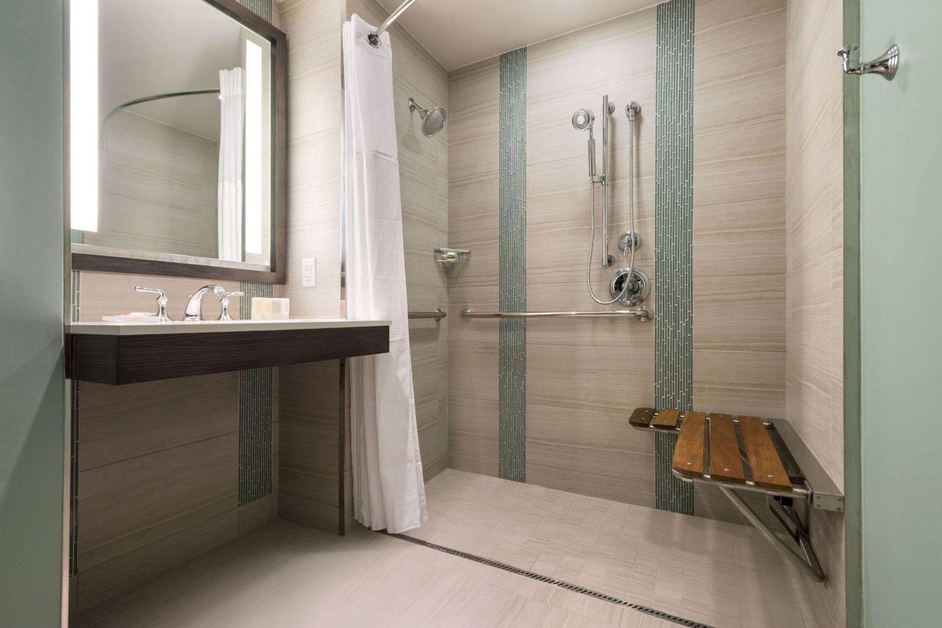 Wyndham Grand Jupiter at Harbourside Place
