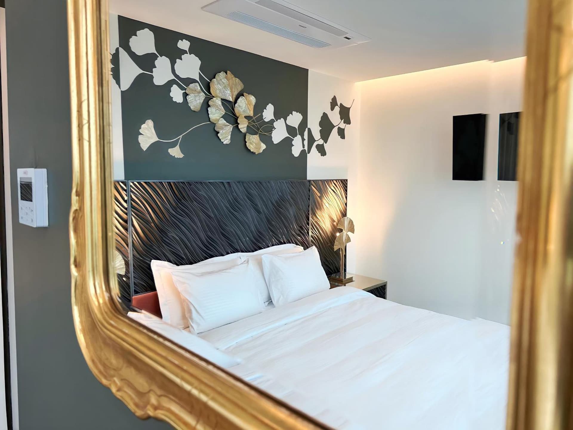 Mullet Bay Suites - Your Luxury Stay Awaits