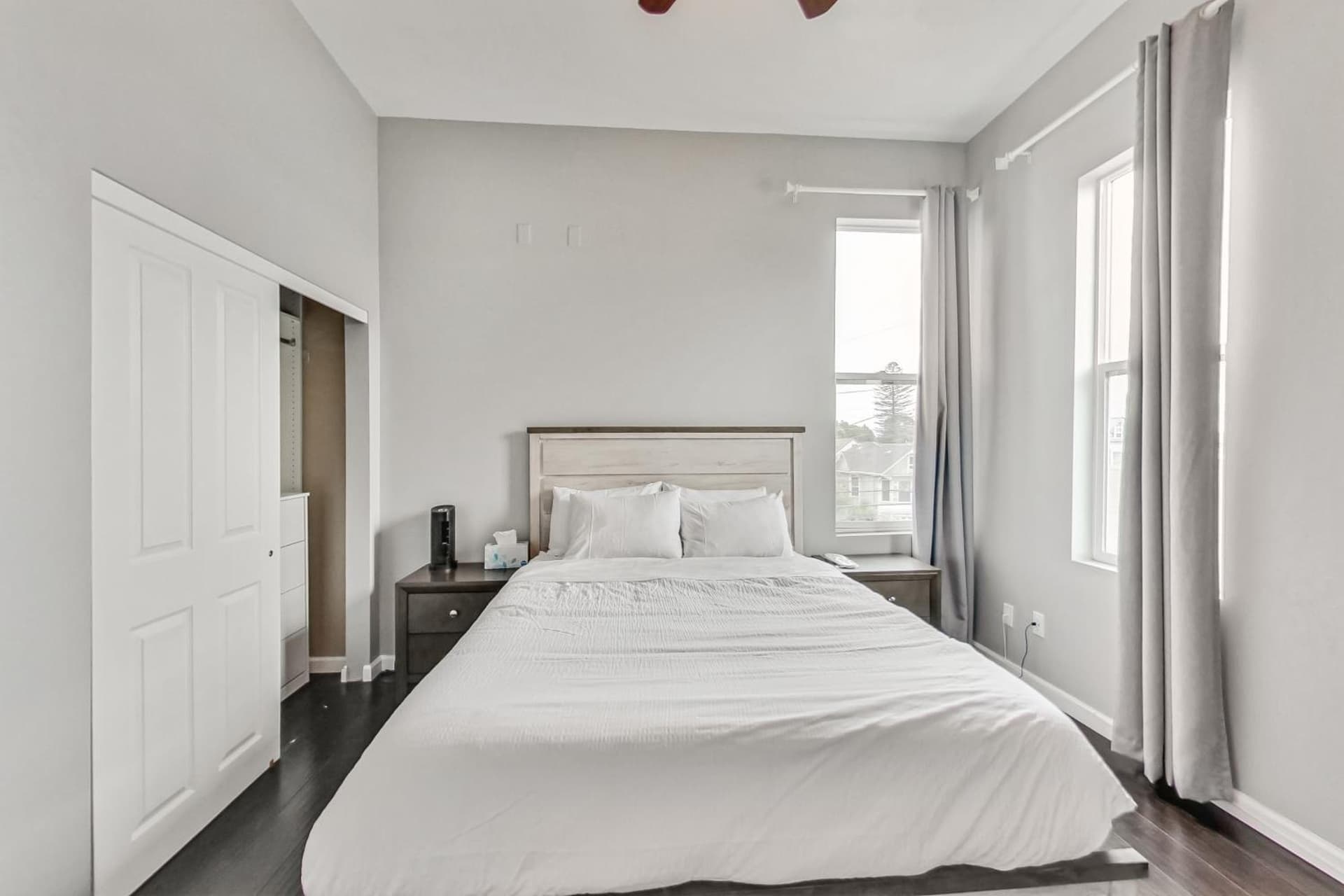 West Oakland 3br2ba top floor flat ideal for bus