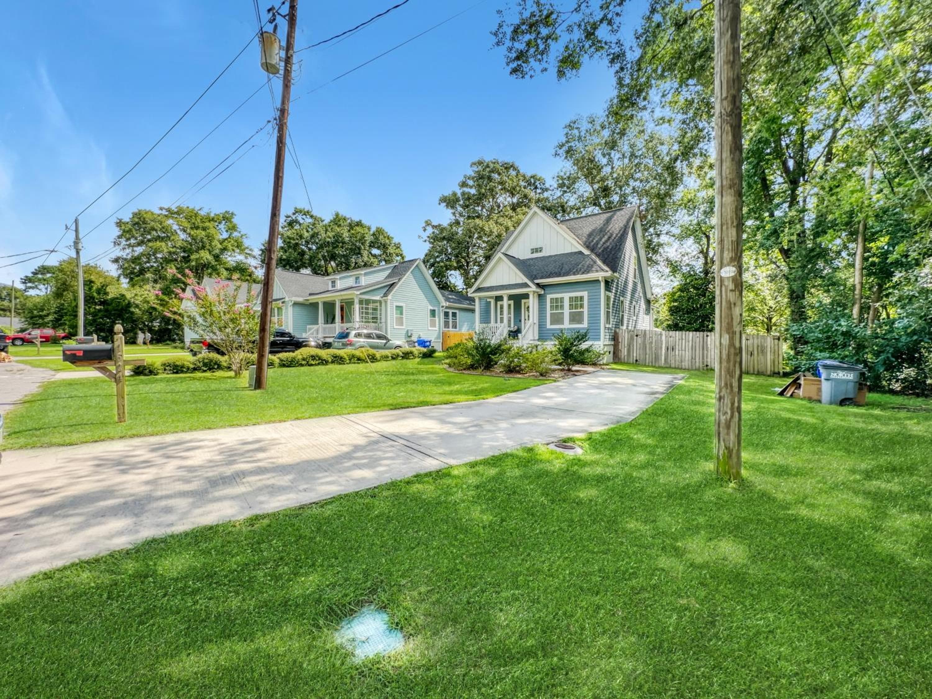 Park Circle Home 7 miles DT, 15 miles to Beach