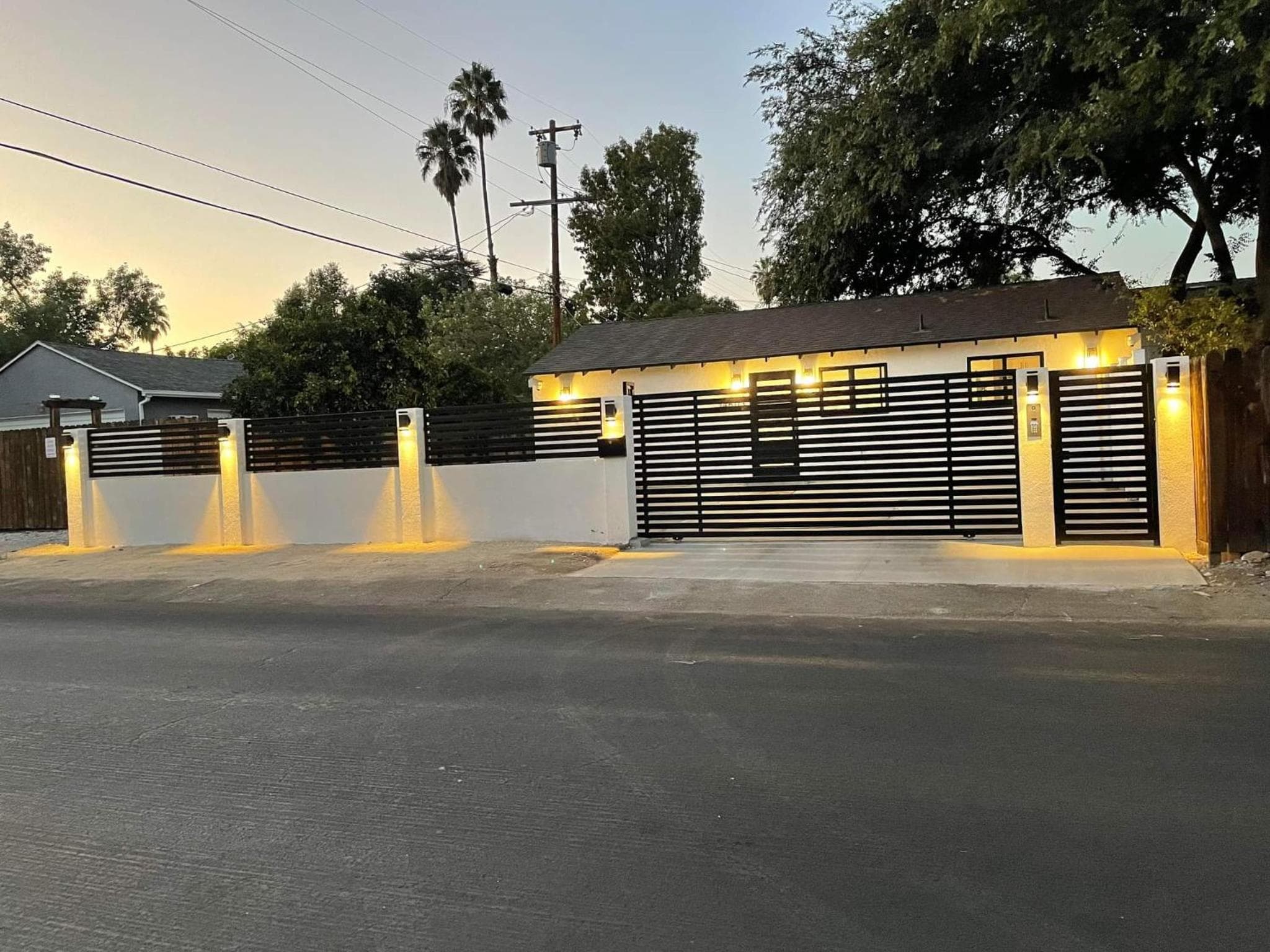 Gated private house with own parking Sherman Oaks