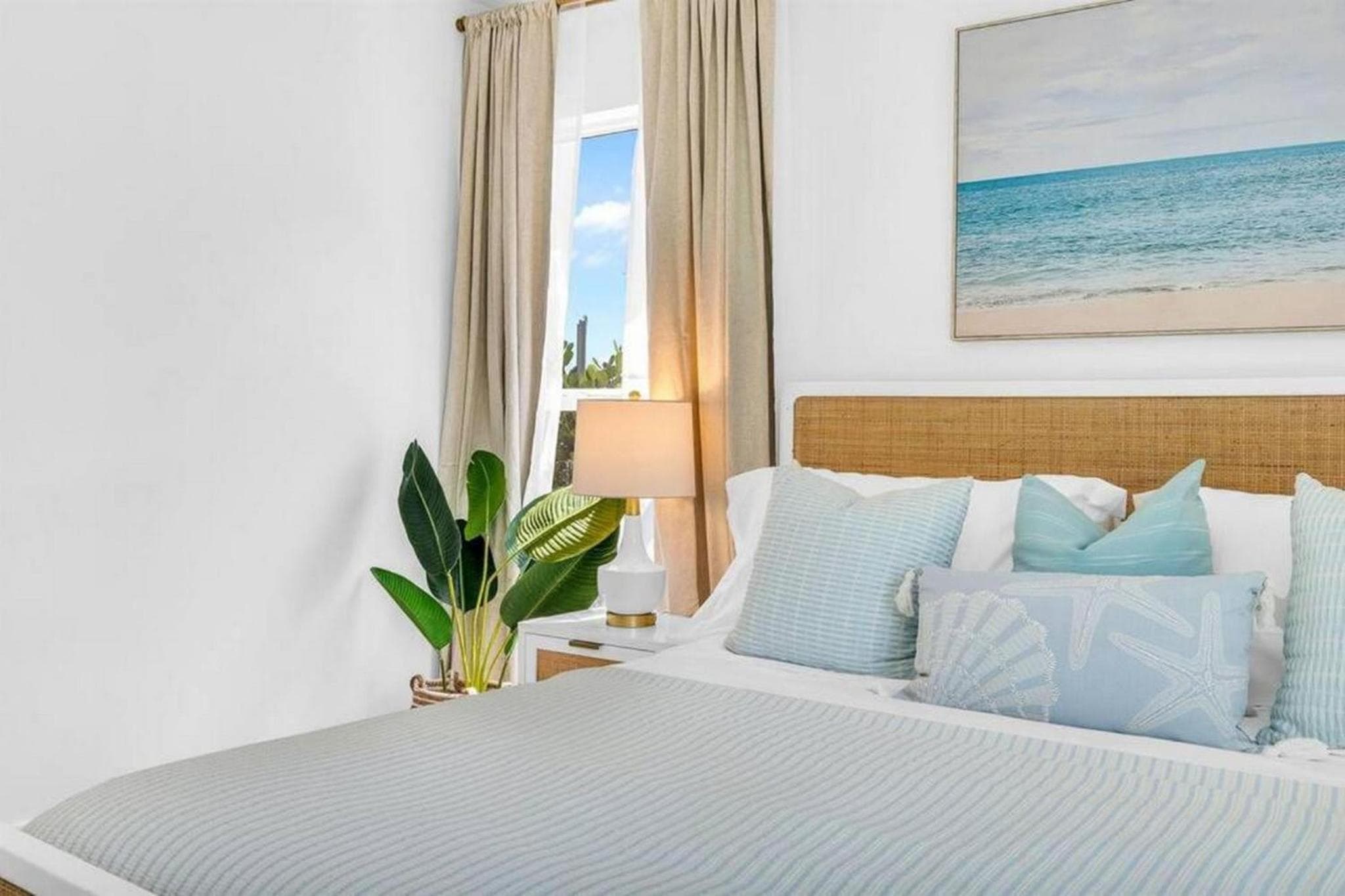 ON The Beach Juno! 3-Top Rated Villa!