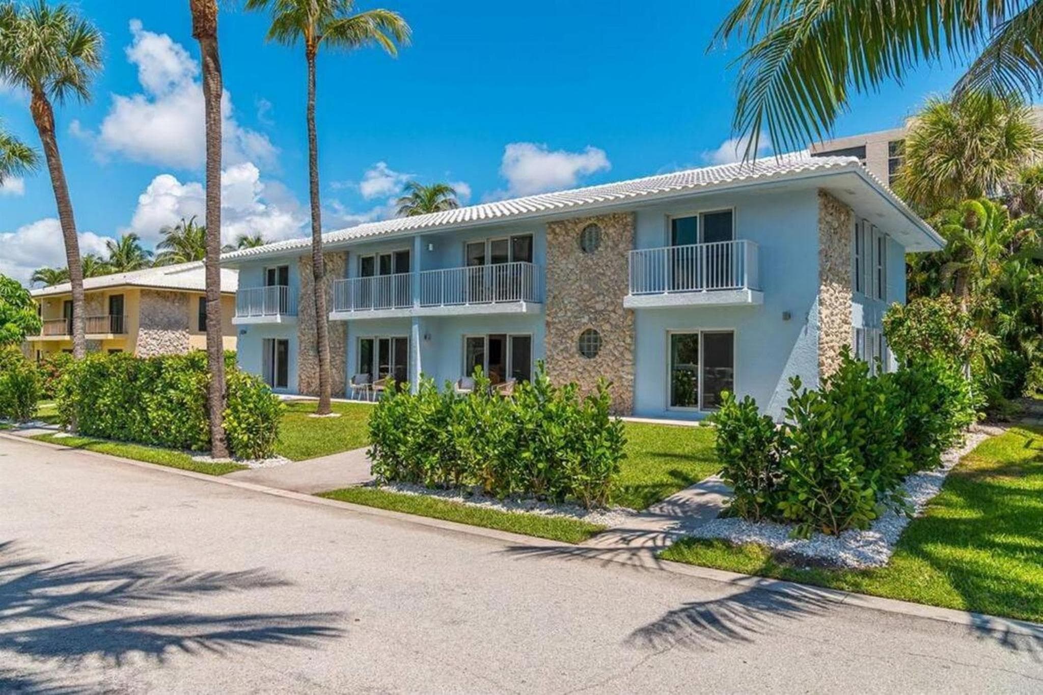 ON The Beach Juno! 3-Top Rated Villa!