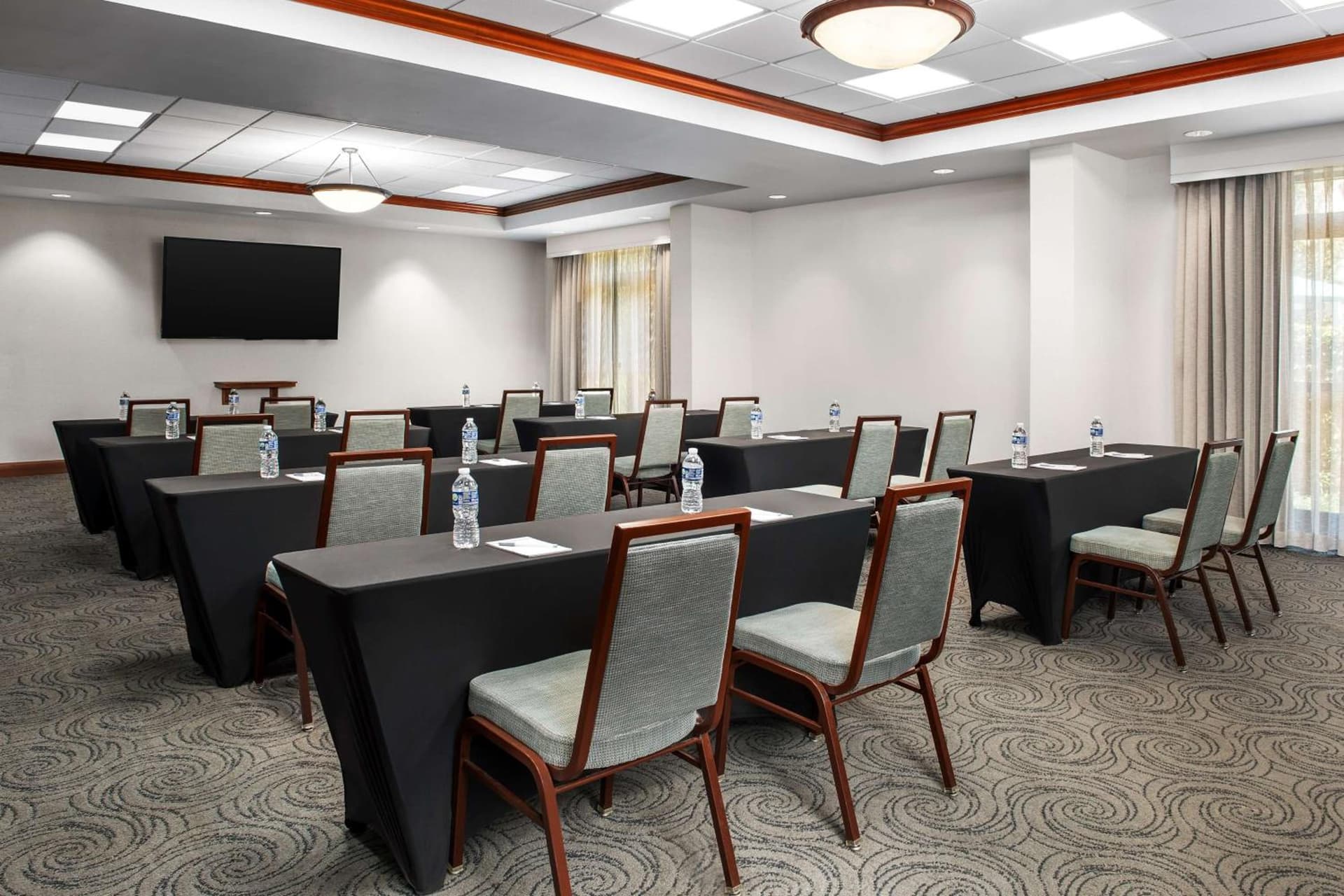 Hampton Inn & Suites at Lake Mary Colonial Townpark