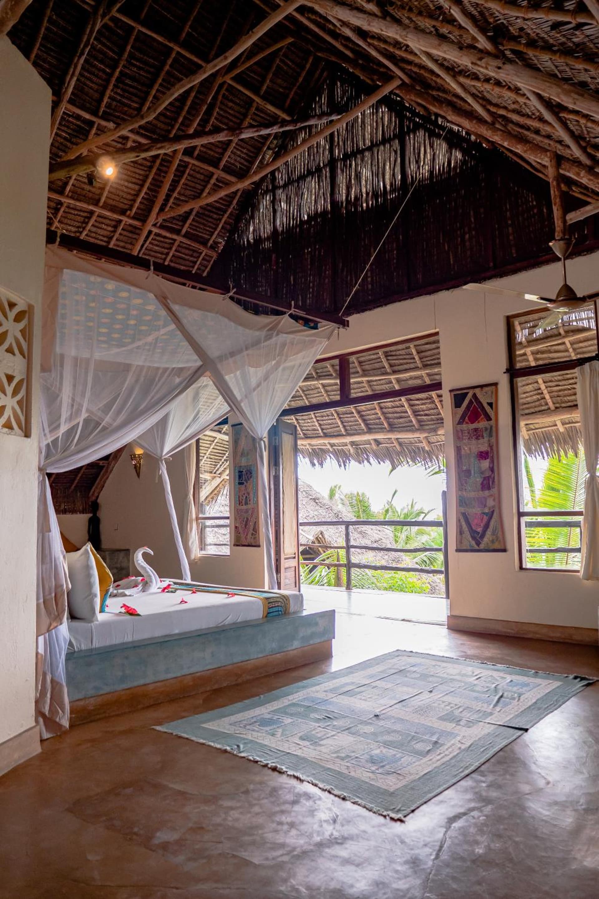 Sunshine Marine Lodge