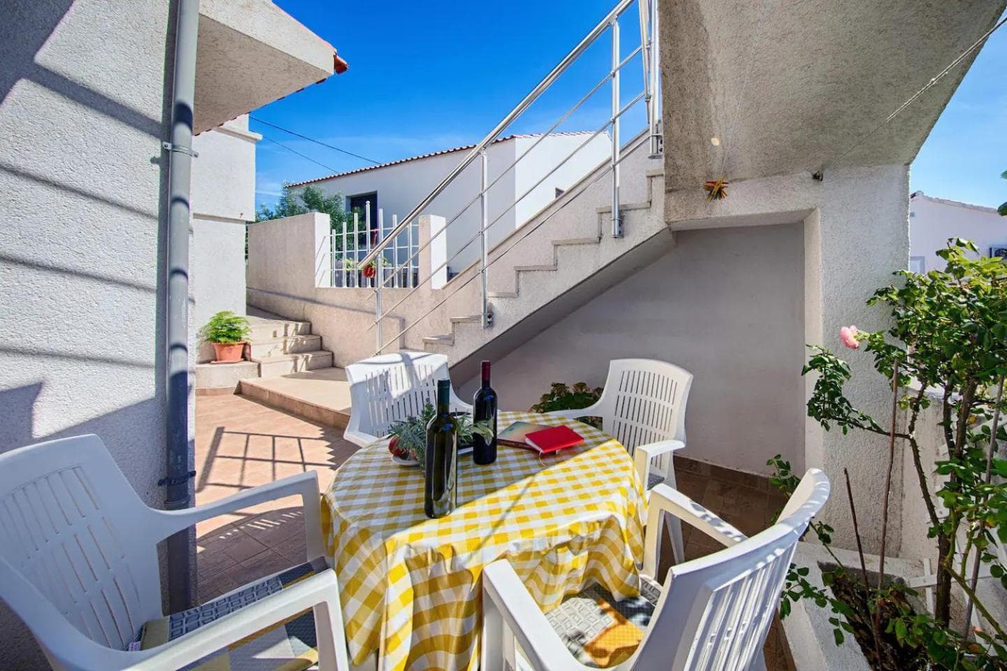 Apartments Mihojevic