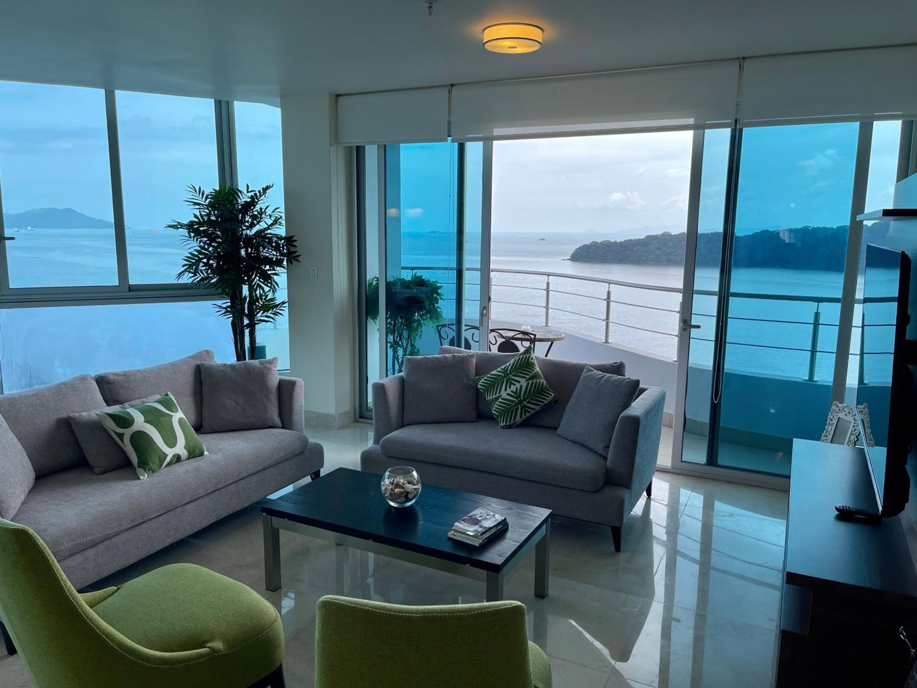 14F Luxury Resort Lifestyle Ocean Views