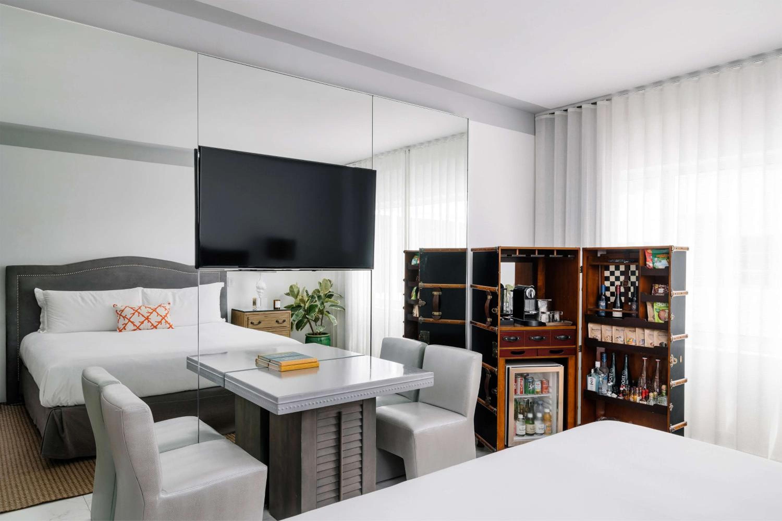 Nautilus Sonesta Miami Beach
