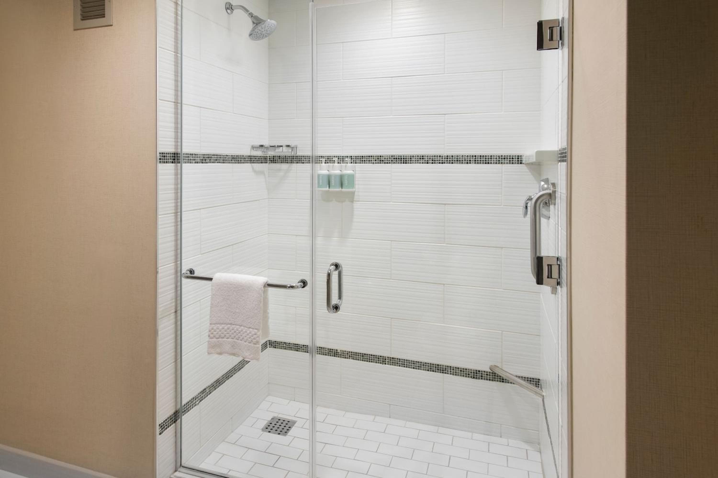 Courtyard by Marriott Philadelphia South at The Navy Yard