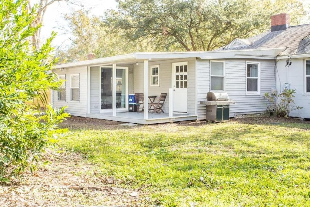 Open and Comfy home near Downtown-Folly Beach