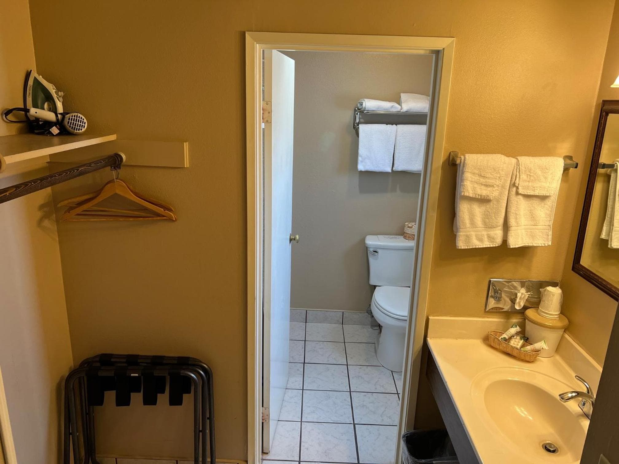 Lamp Liter Inn Visalia, an Ascend Collection Hotel