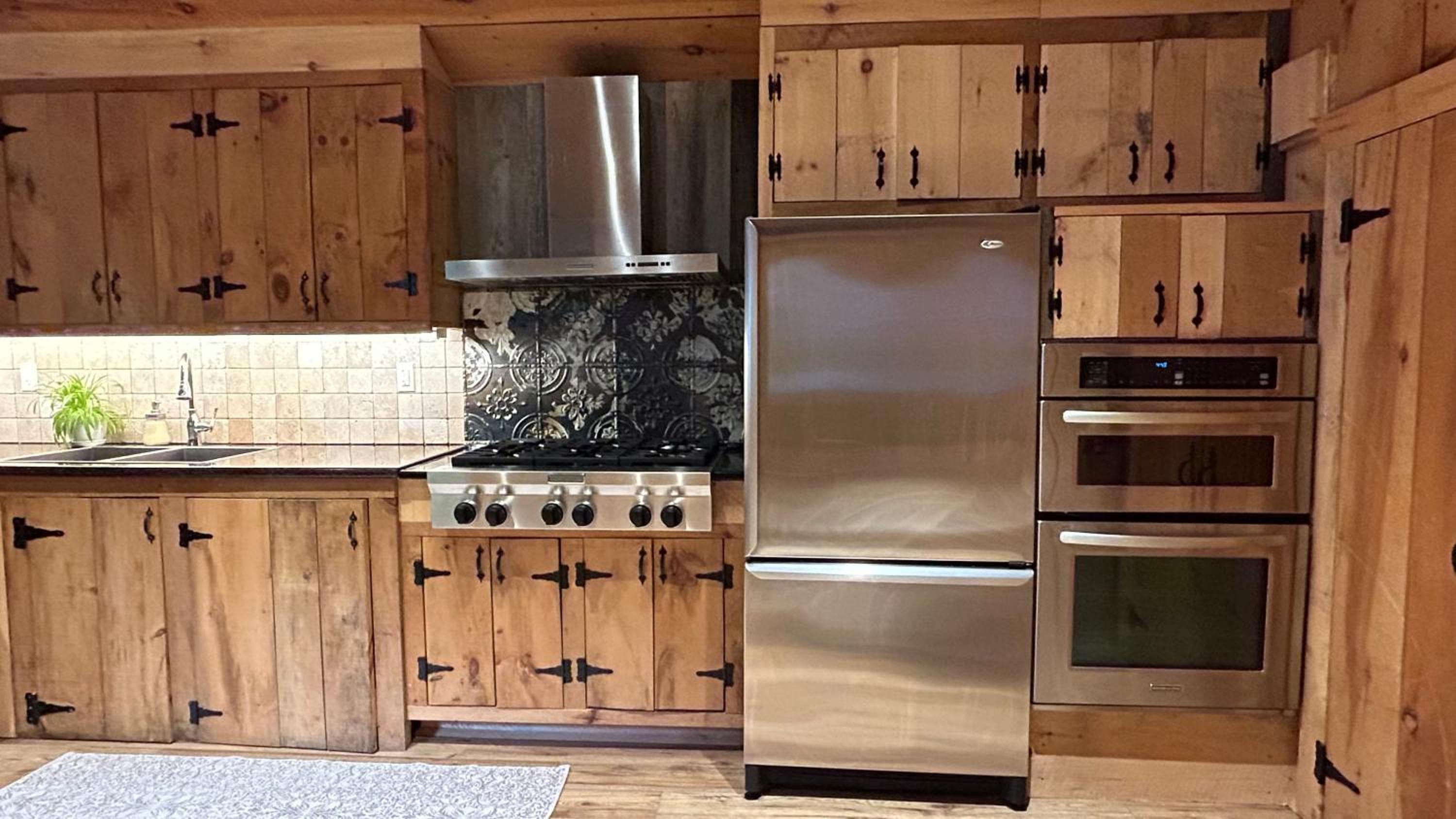 Cozy Guest House close to Wasaga Beach & Blue Mtn