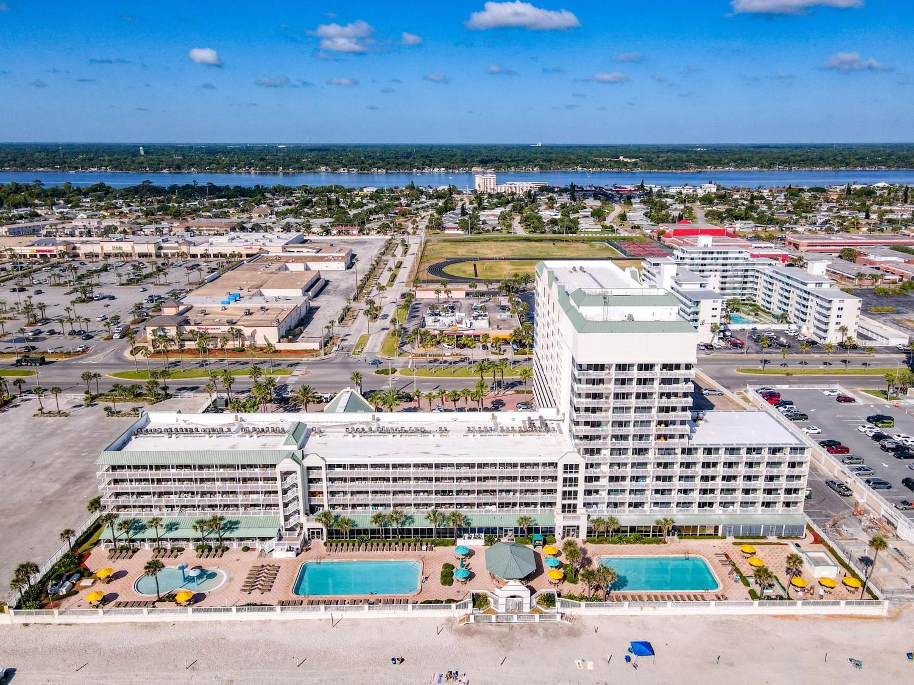 Modern Beach Condo-Daytona Beach