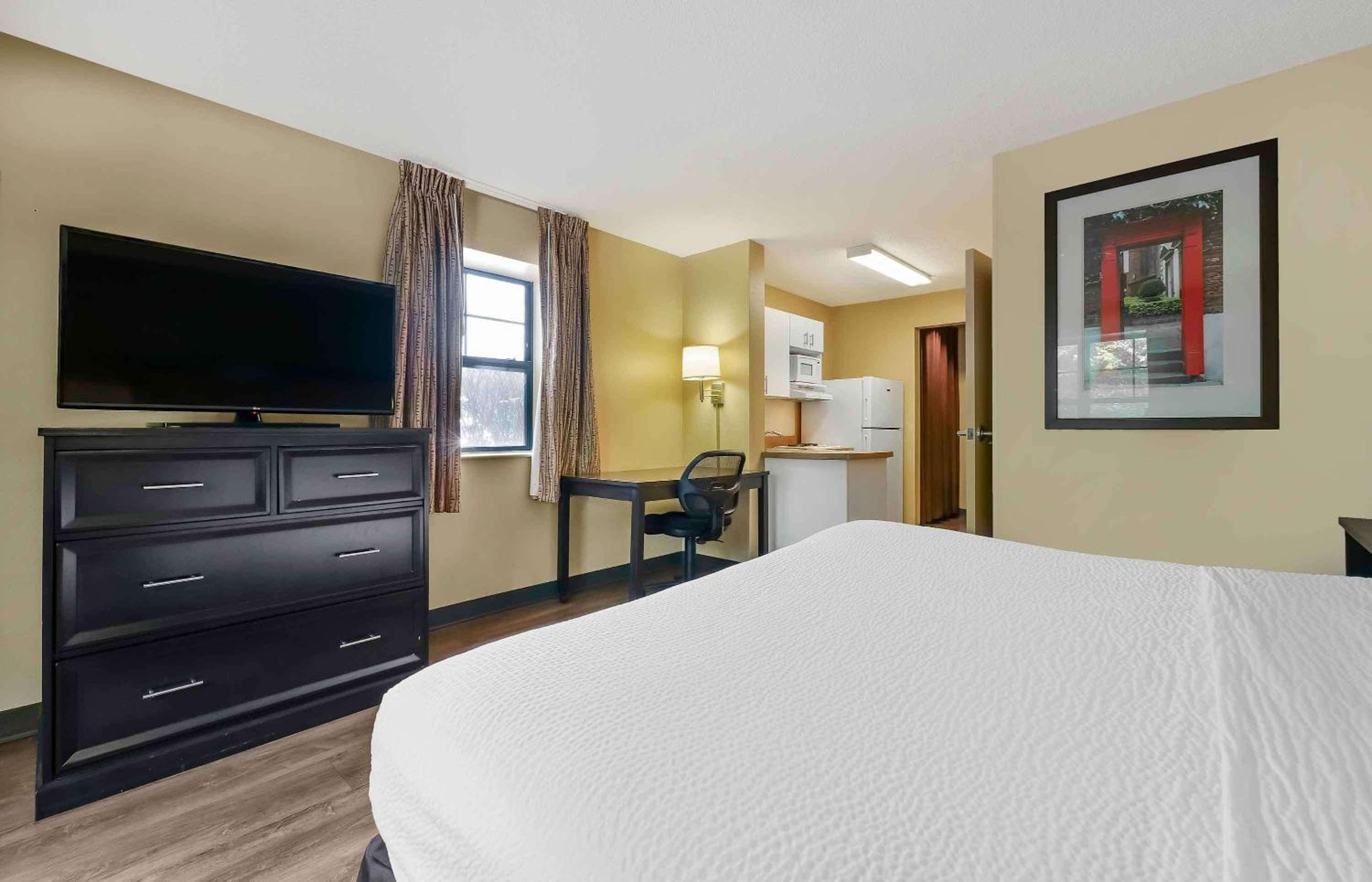 Sonesta Simply Suites Lansing