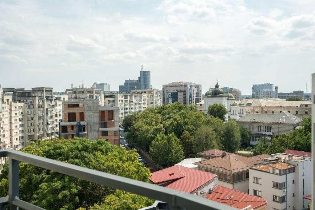 Superb Views 3BR Duplex - 4 Balconies + Parking