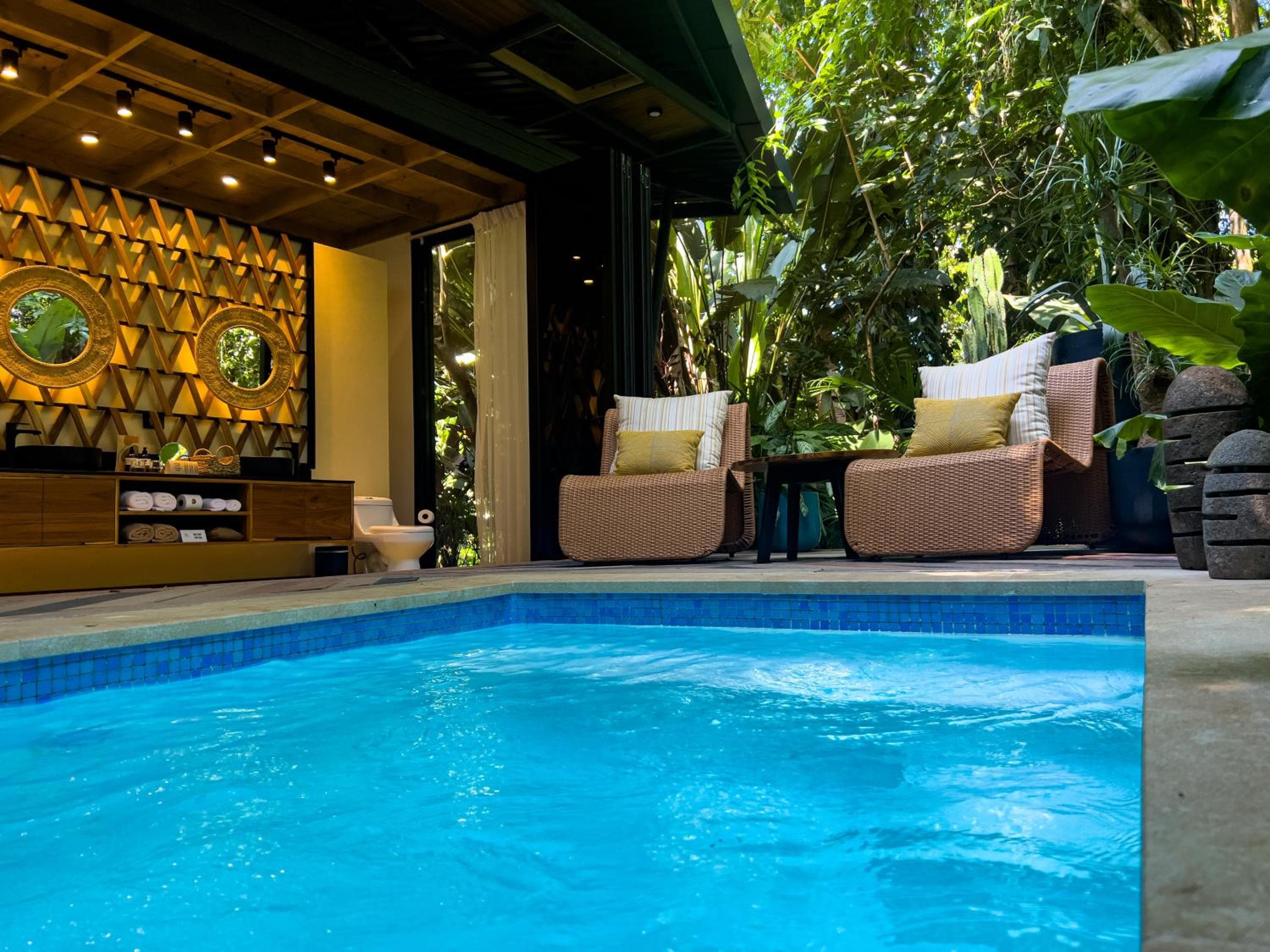 awā Beachfront Hotel