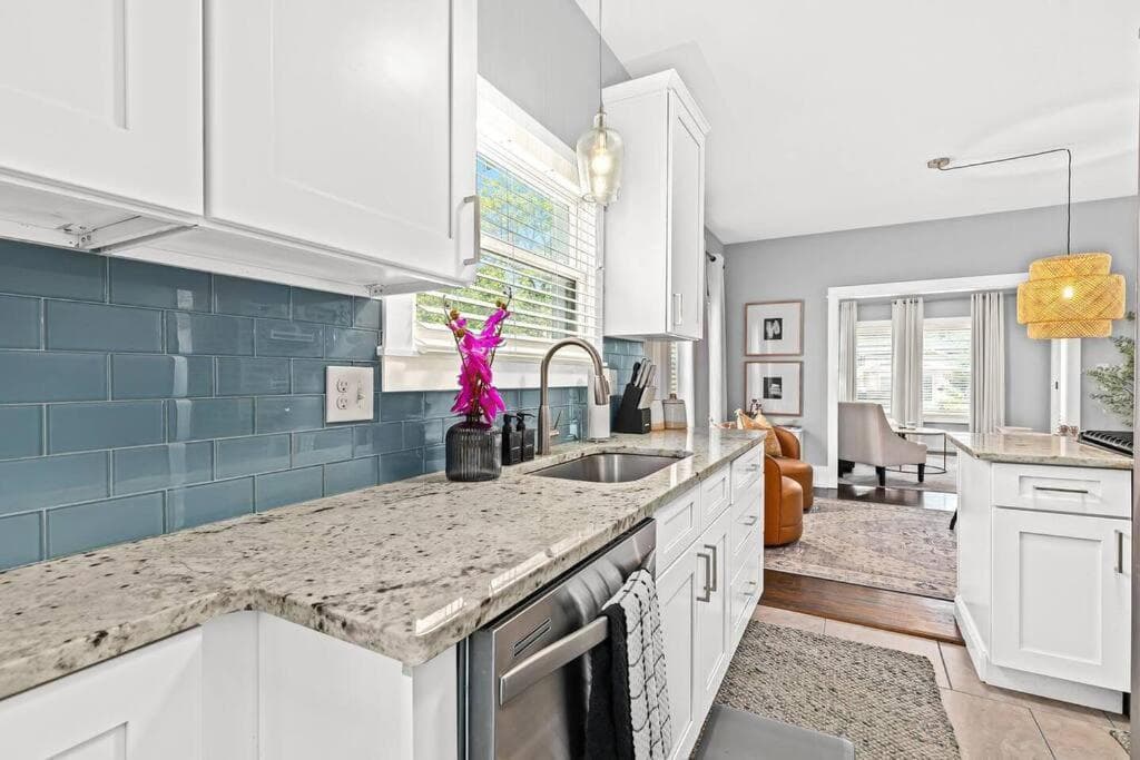 Fresh, Contemporary 2BR Home in Downtown Royal Oak