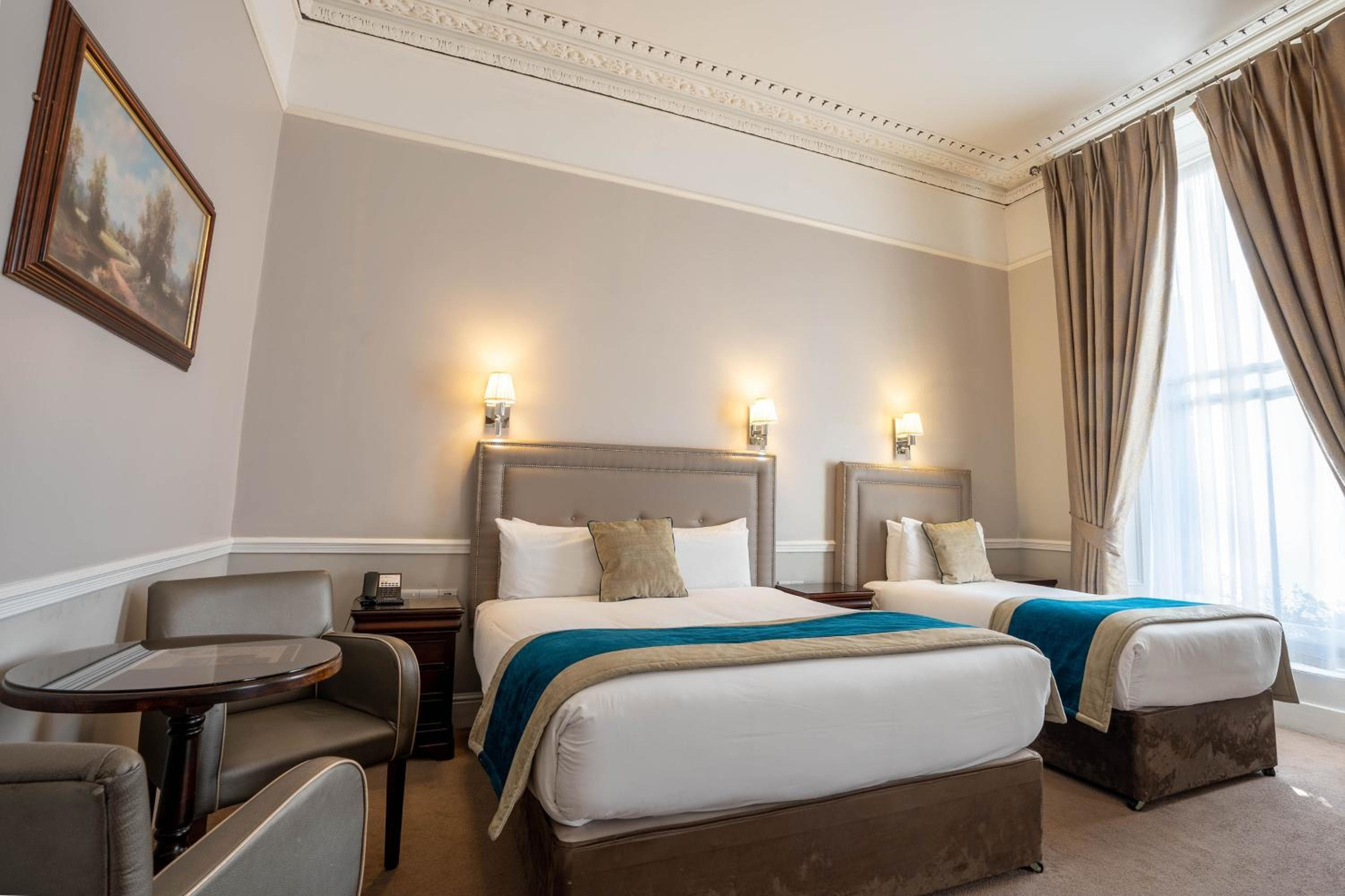 Harcourt Hotel