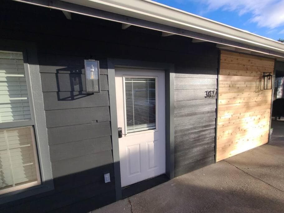 Immaculate, Cozy Home in Downtown Redmond