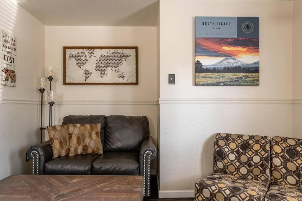 Immaculate, Cozy Home in Downtown Redmond