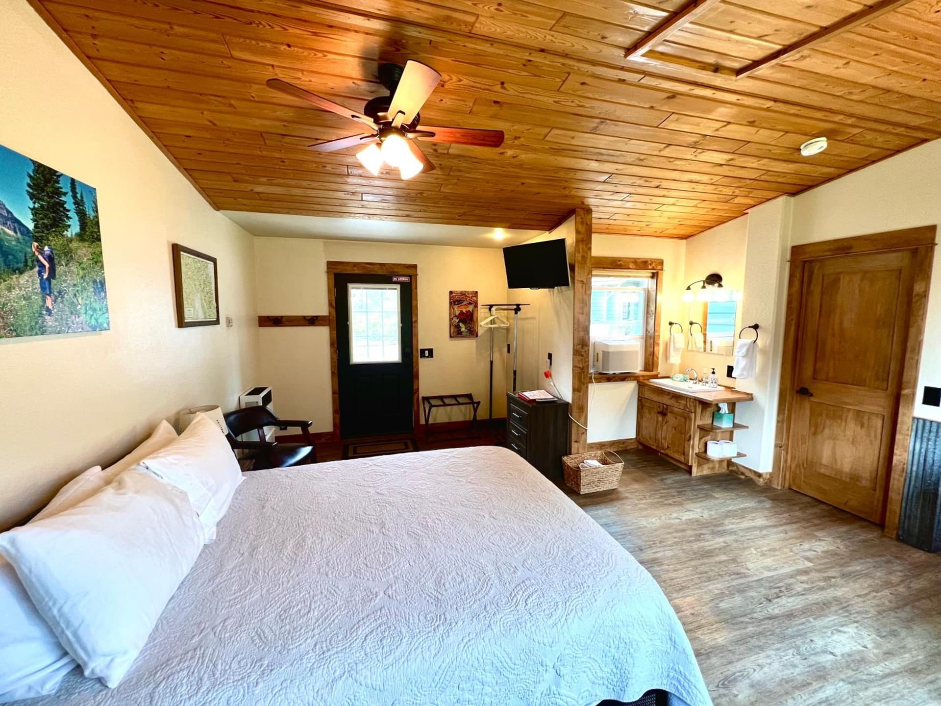 Glacier's Edge Cabins