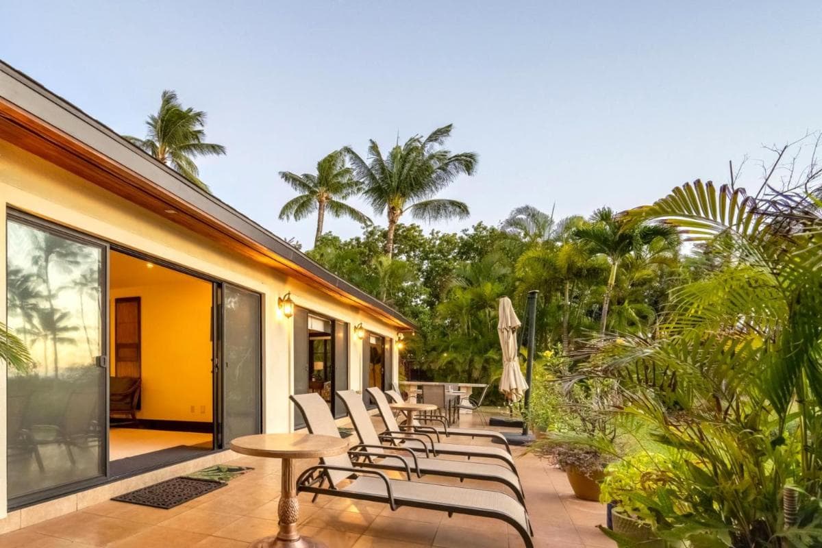 K B M Resorts- HALE-1470 Presidential 3bd 3ba beach-front estate ac private yard