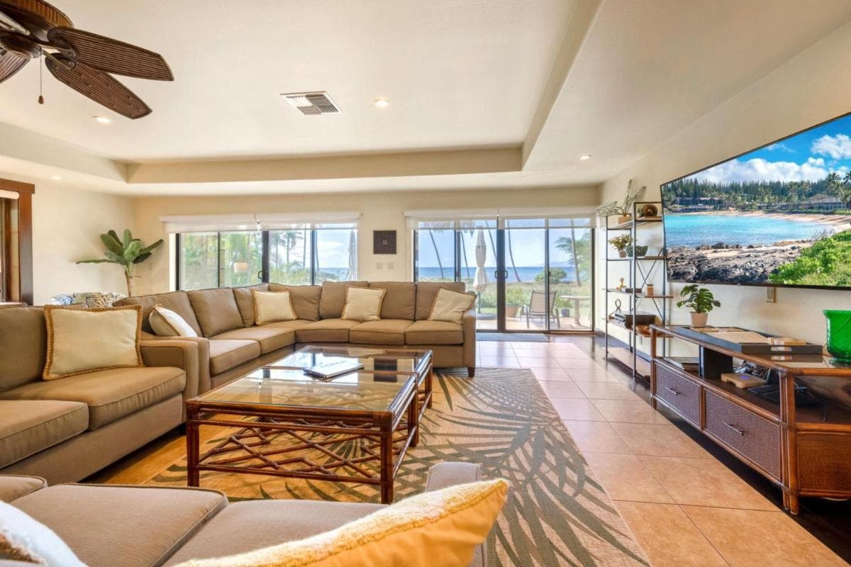 K B M Resorts- HALE-1470 Presidential 3bd 3ba beach-front estate ac private yard