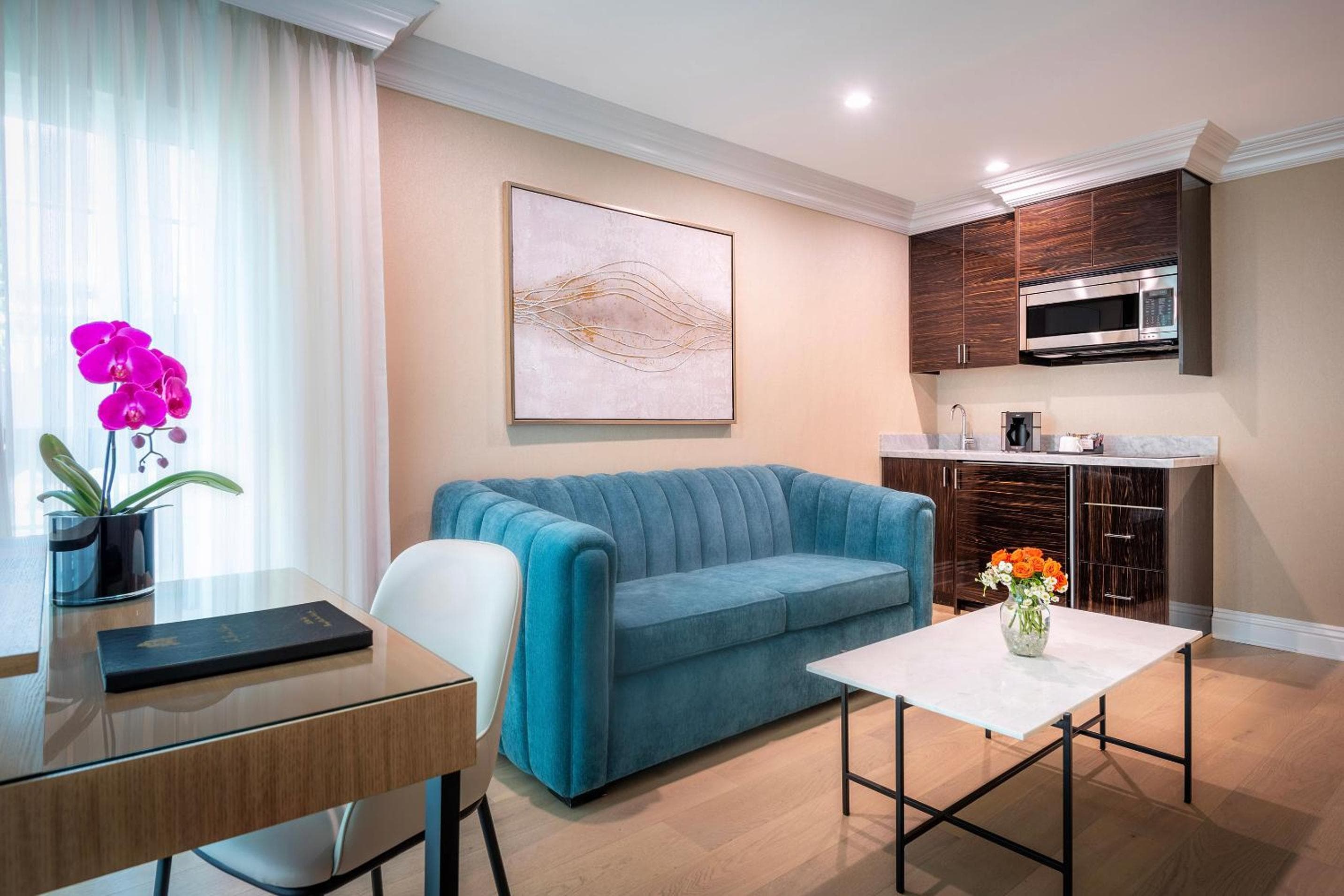 Beverly Hills Plaza Hotel & Spa