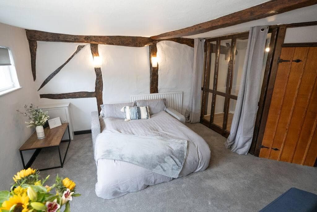 Shakespeare's Nest