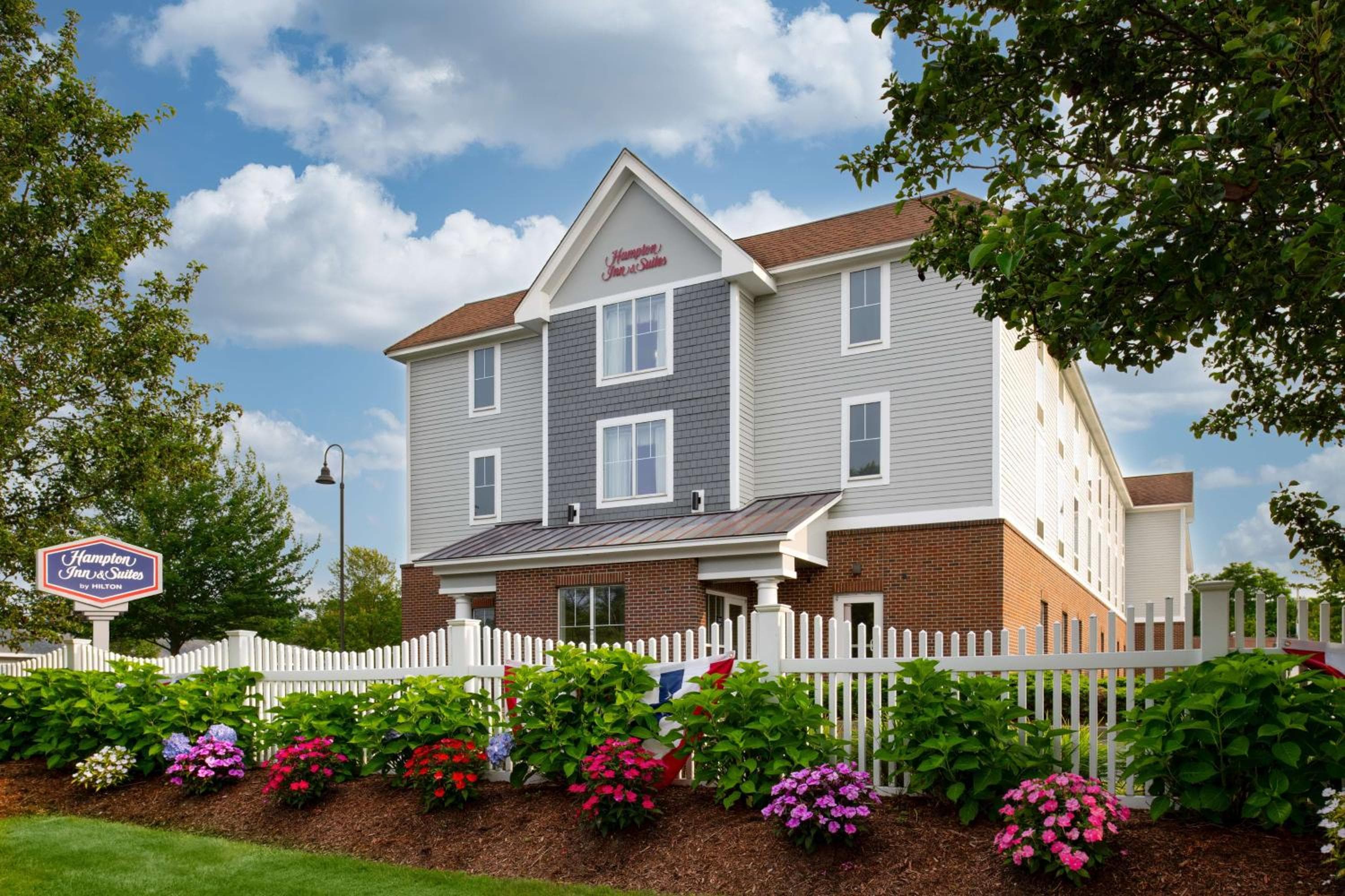 Hampton Inn & Suites - Cape Cod / West Yarmouth