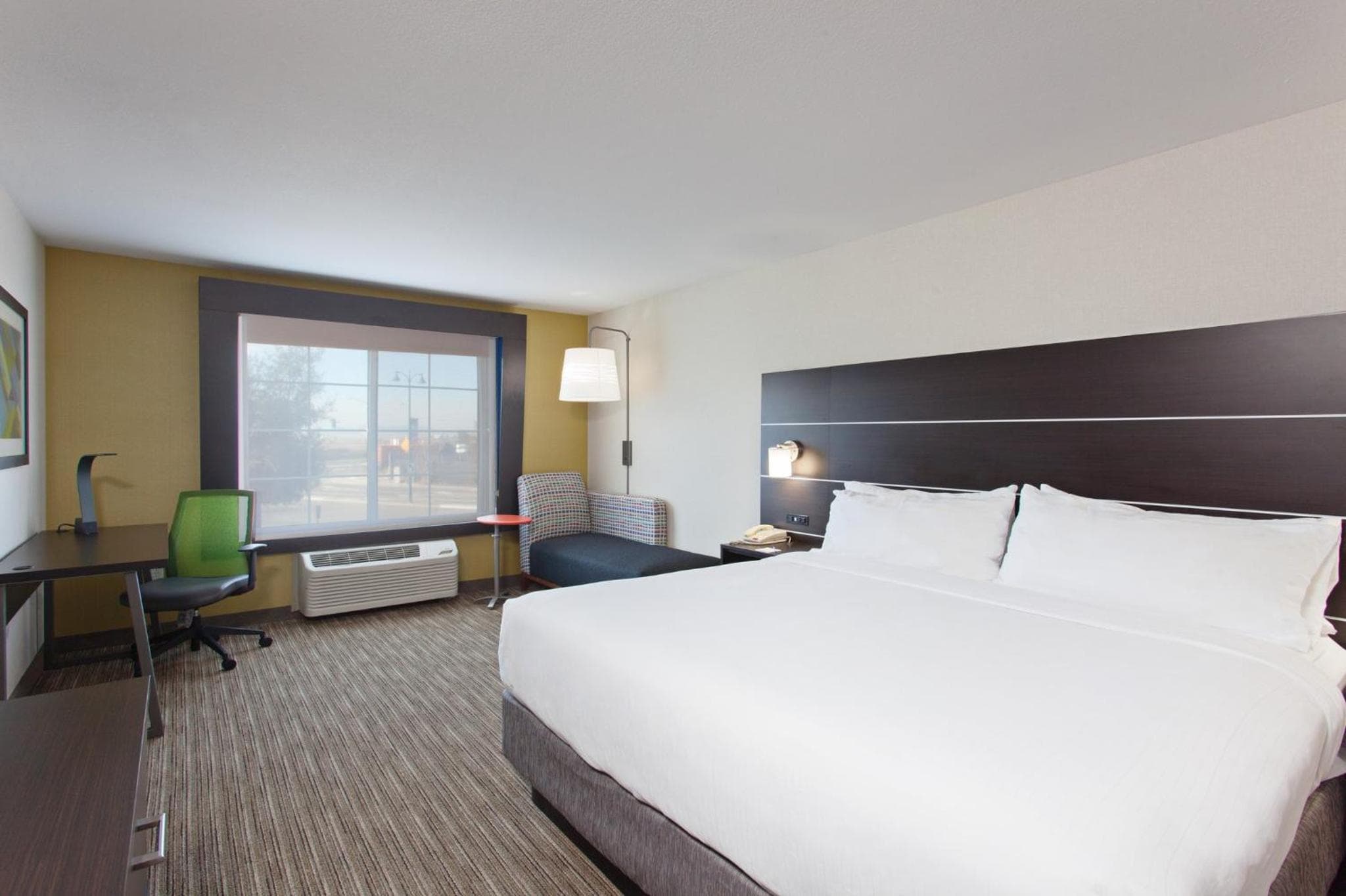Holiday Inn Express & Suites Oakland - Airport by IHG