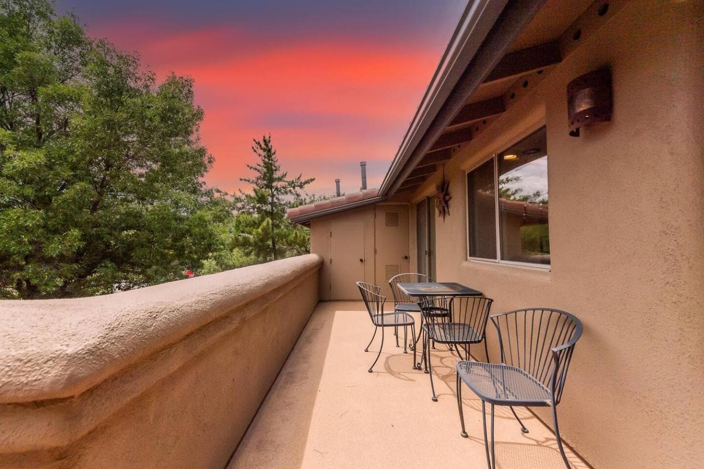 Uptown Sedona Gem: 3-Bed Townhome with Majestic Views and Central Location