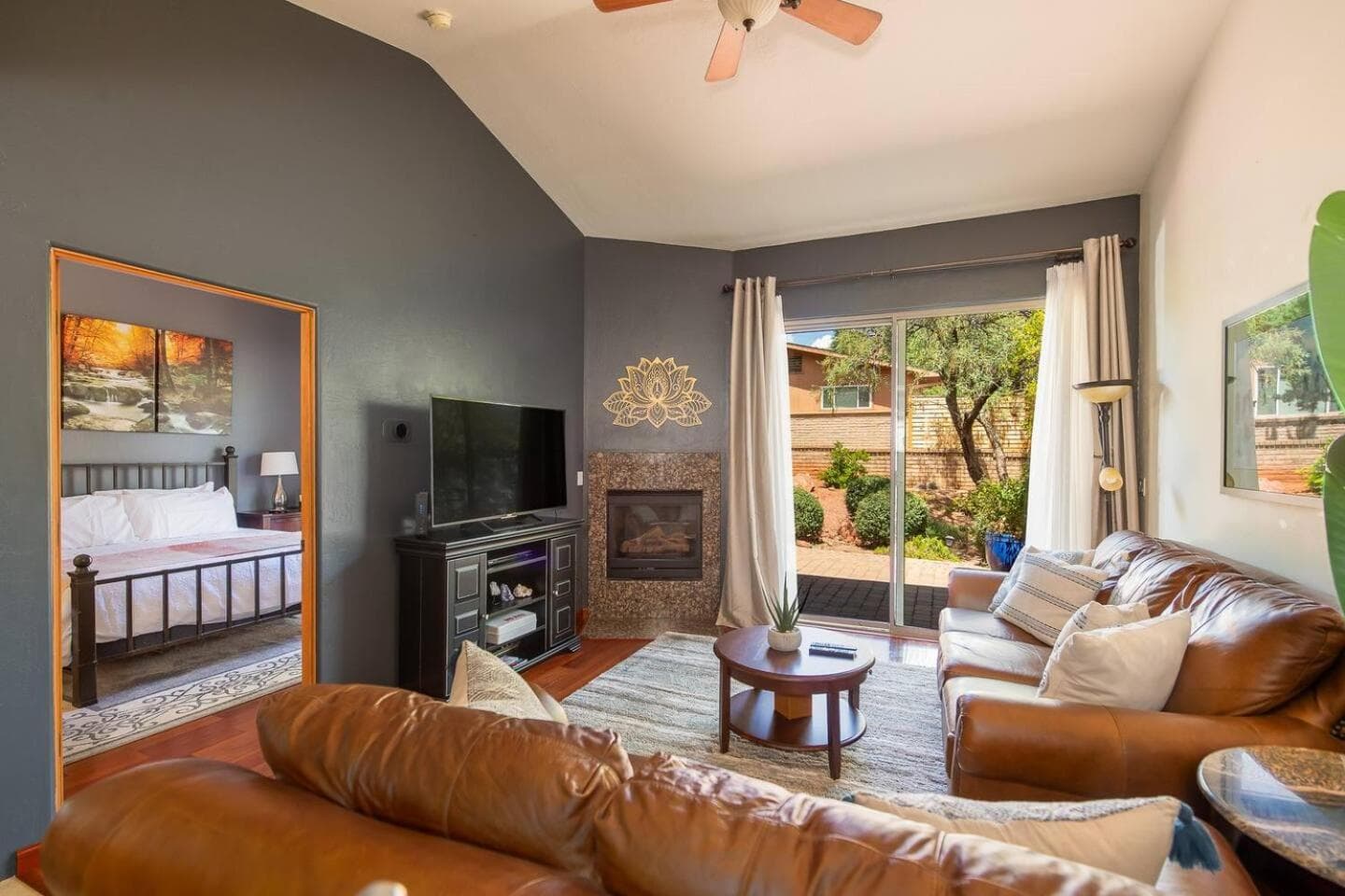 Uptown Sedona Gem: 3-Bed Townhome with Majestic Views and Central Location