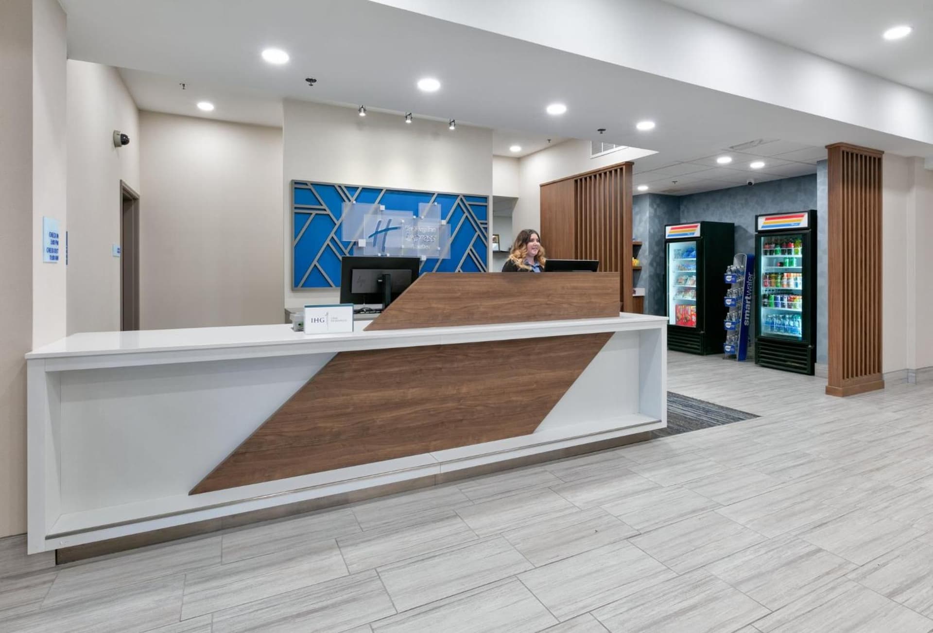 Holiday Inn Express Hotel & Suites Shakopee by IHG
