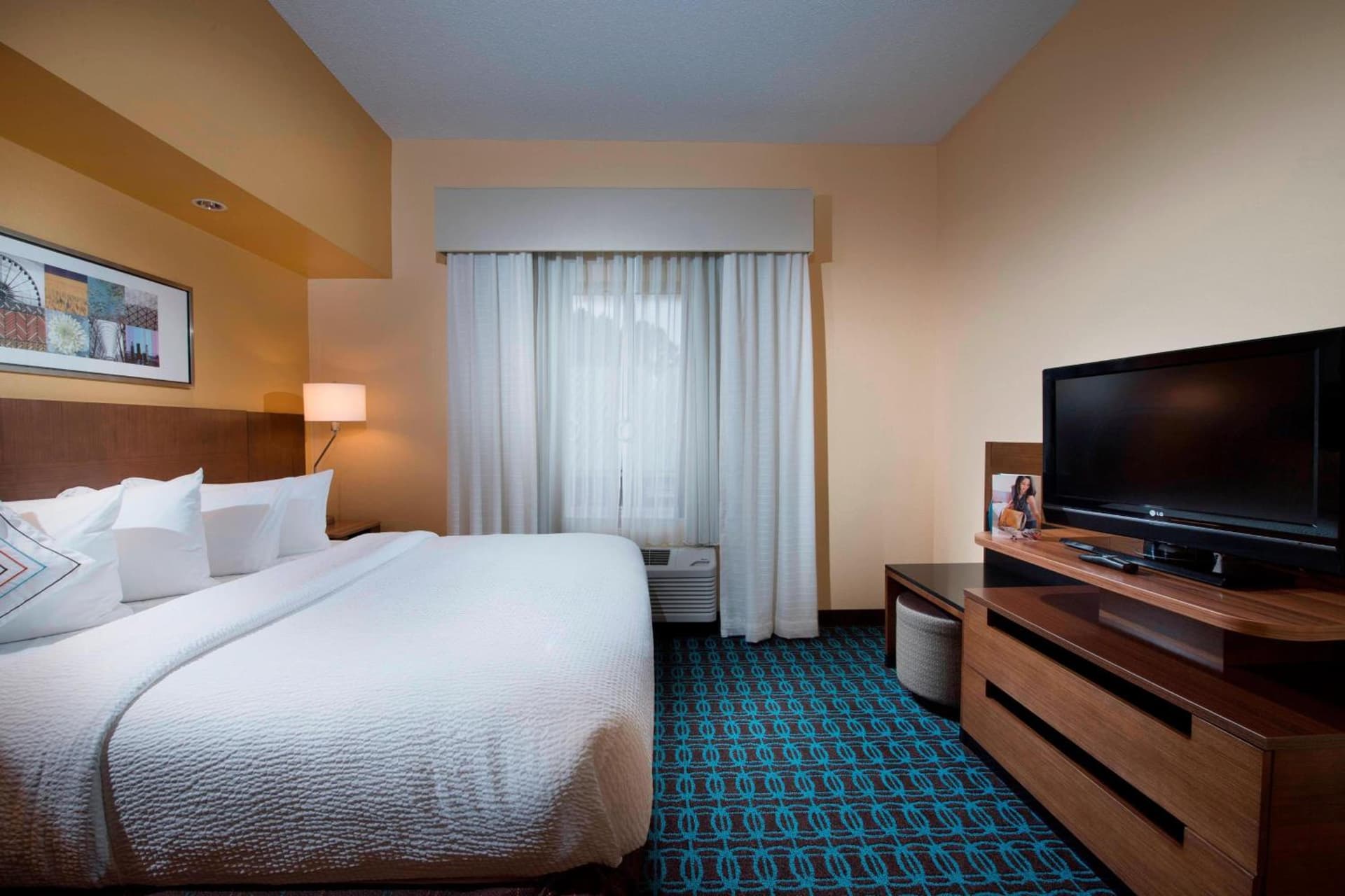 Fairfield Inn and Suites Charleston North/University Area
