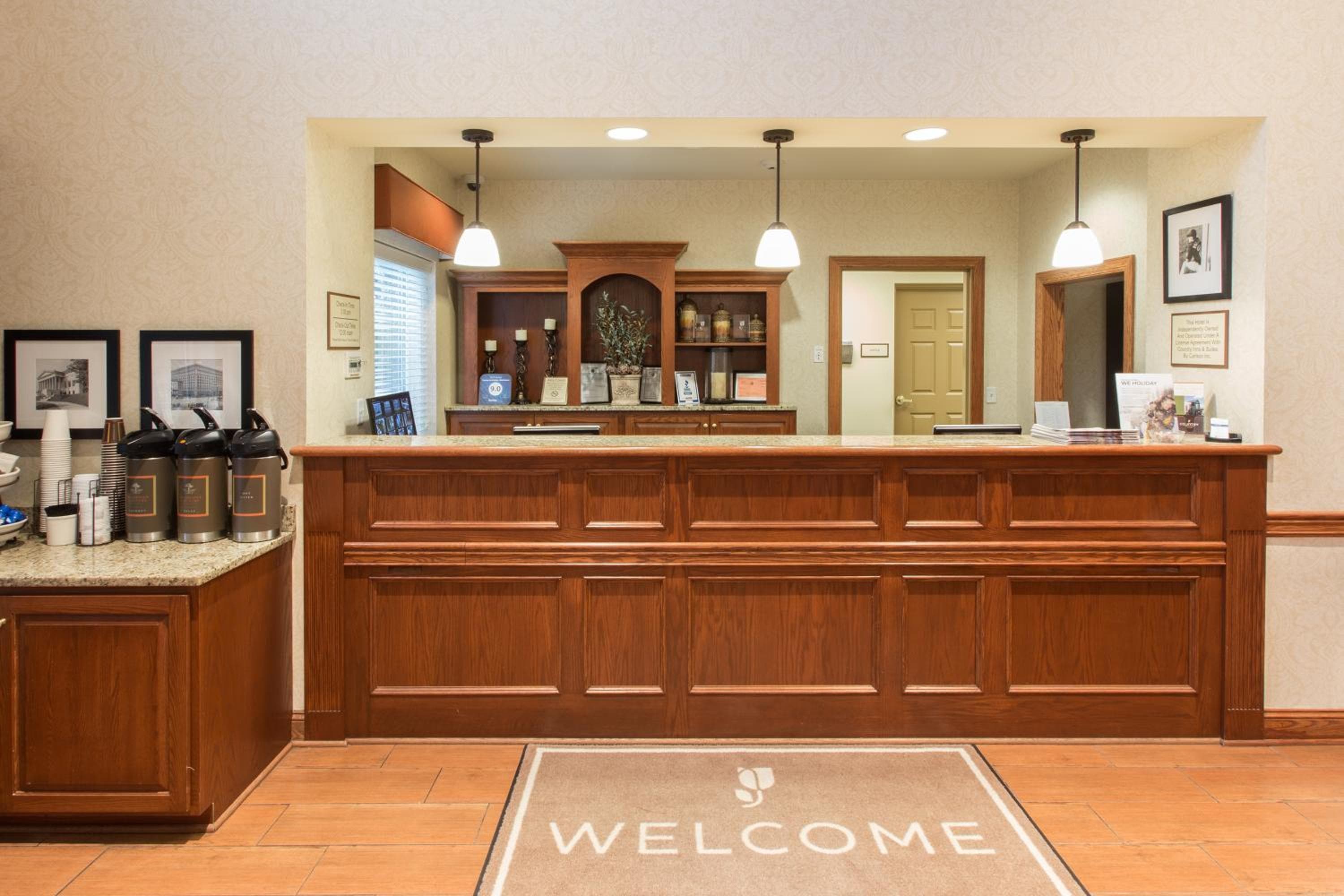 Country Inn & Suites by Radisson, Buffalo South I-90, NY