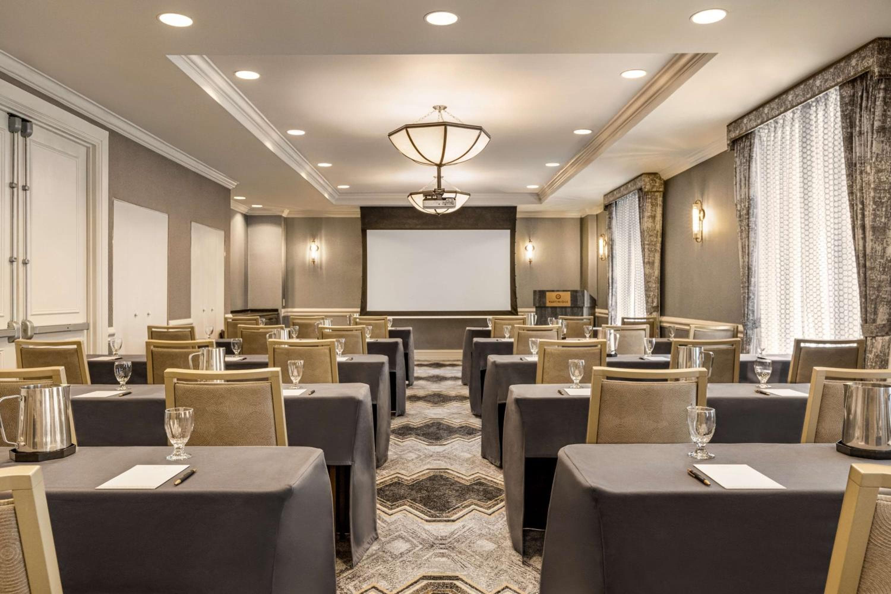 Martinique New York on Broadway, Curio Collection by Hilton