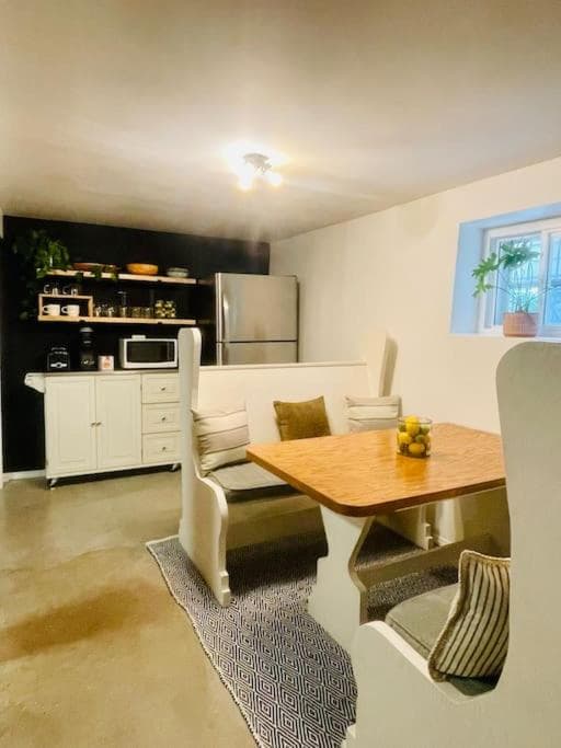 Private Chicago Garden unit 1BR/1BA