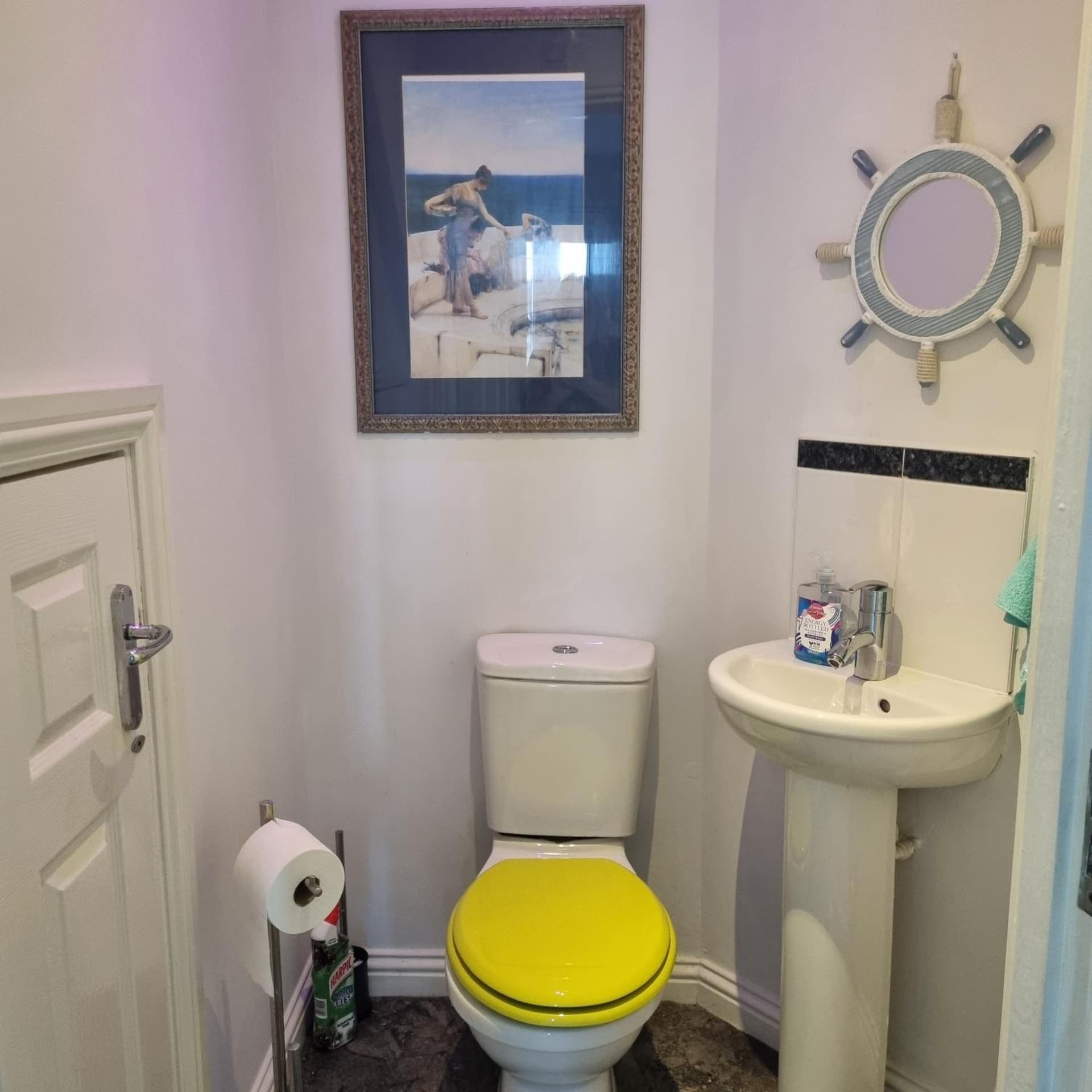 Sea Escape The Tardiis Beachfront location Aberavon beach Exclusive contractor booking 4 bed Driveway parking