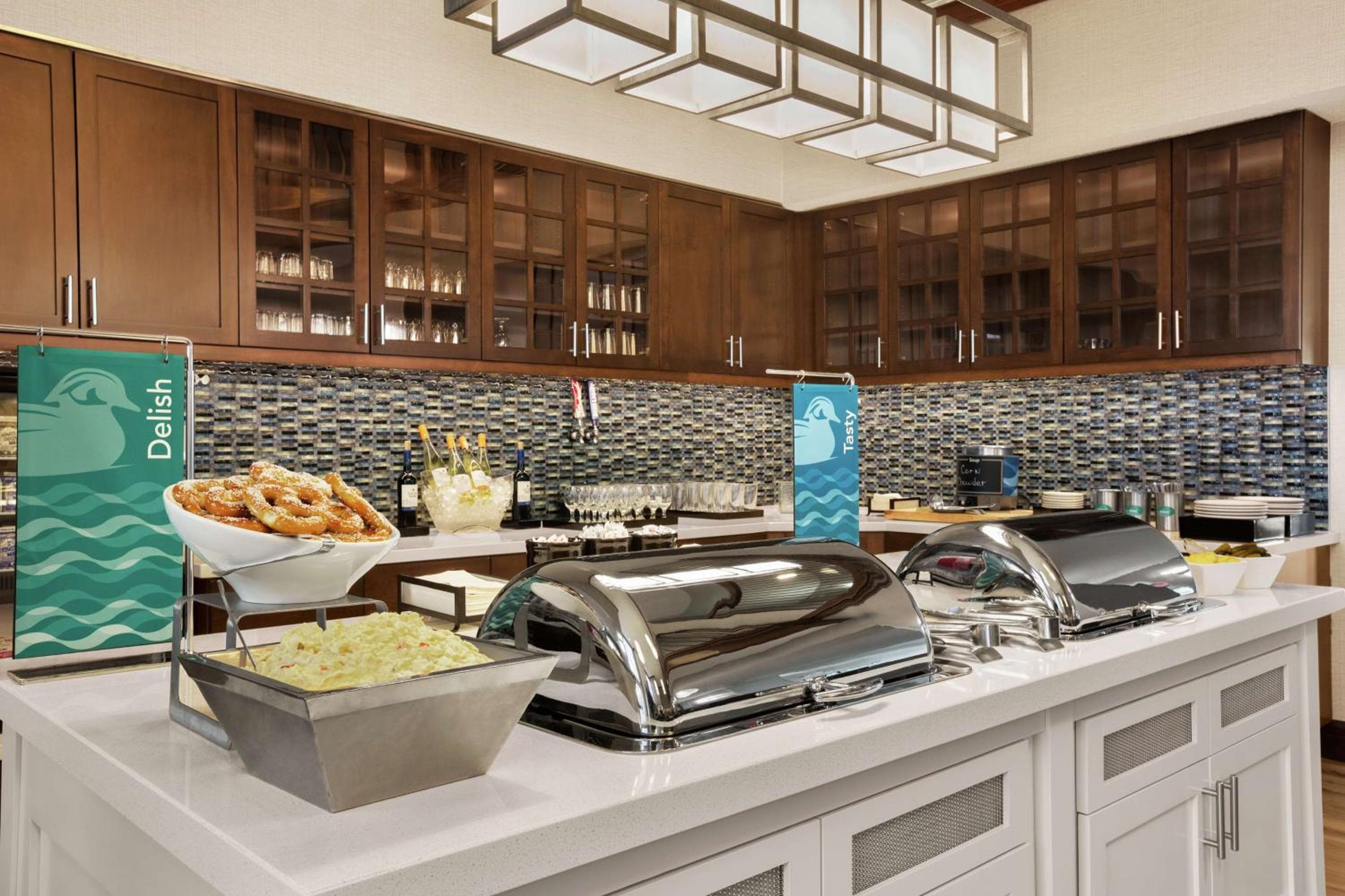 Homewood Suites by Hilton Kansas City Airport