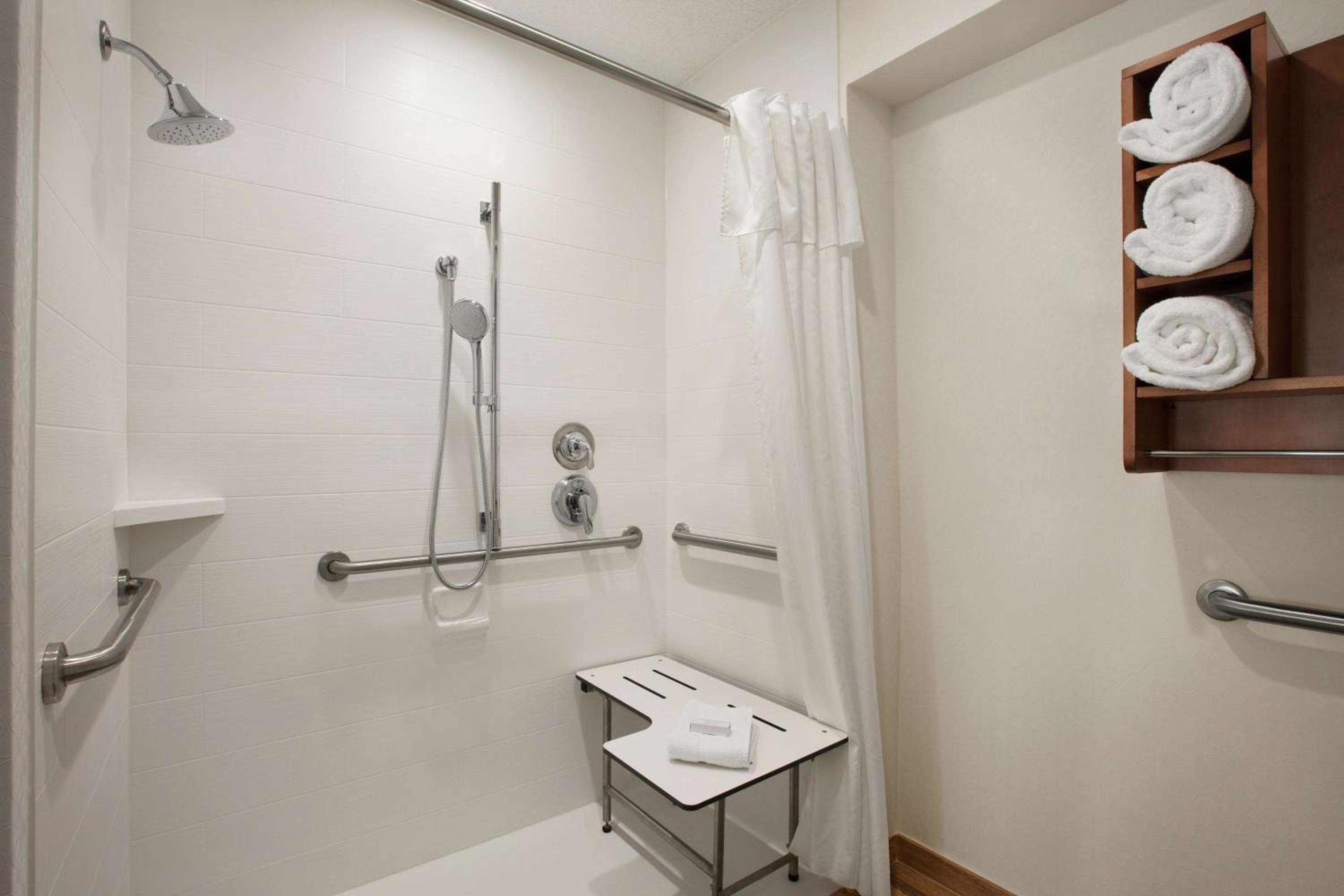 Homewood Suites by Hilton Kansas City Airport