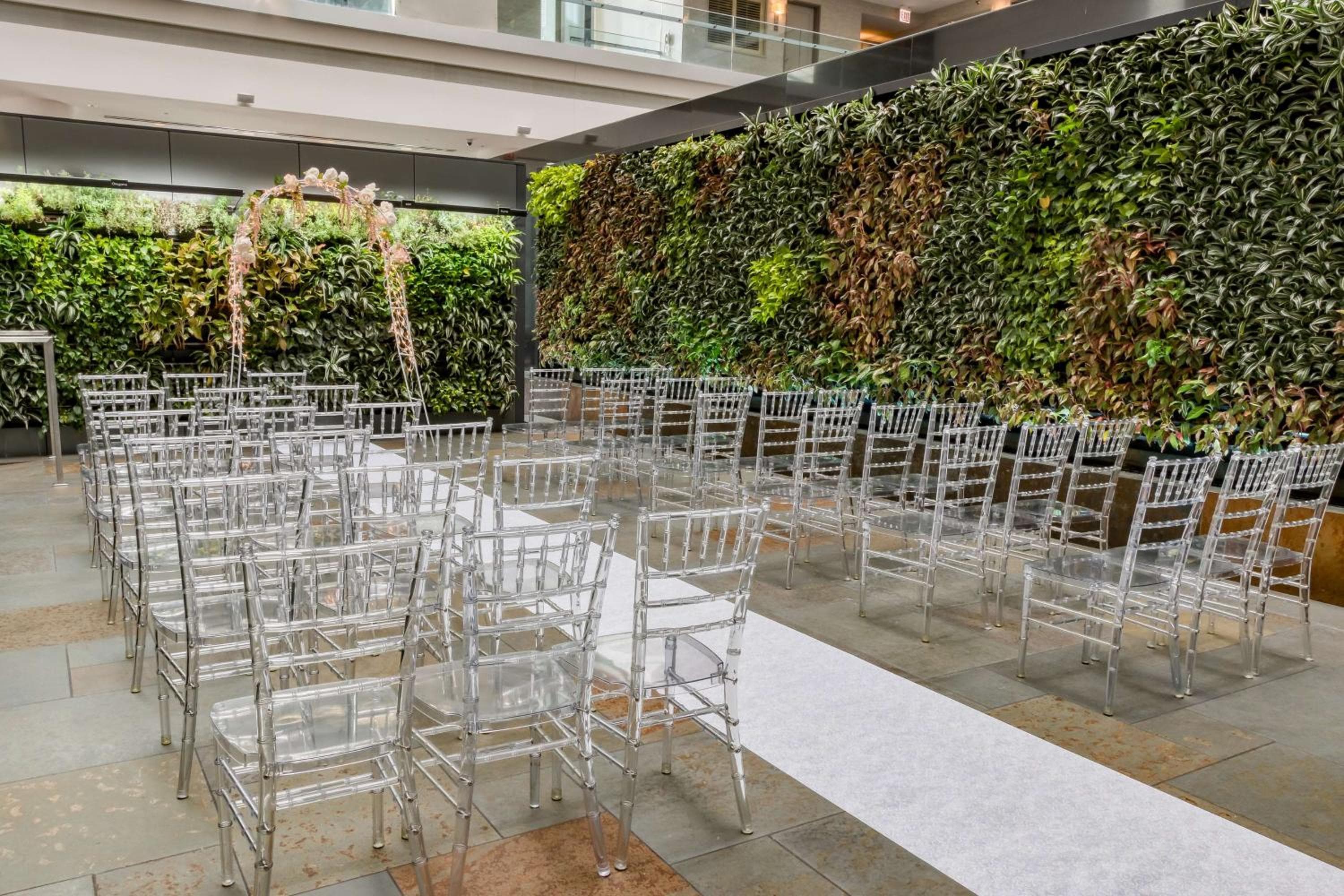 Embassy Suites by Hilton Chicago Downtown Magnificent Mile