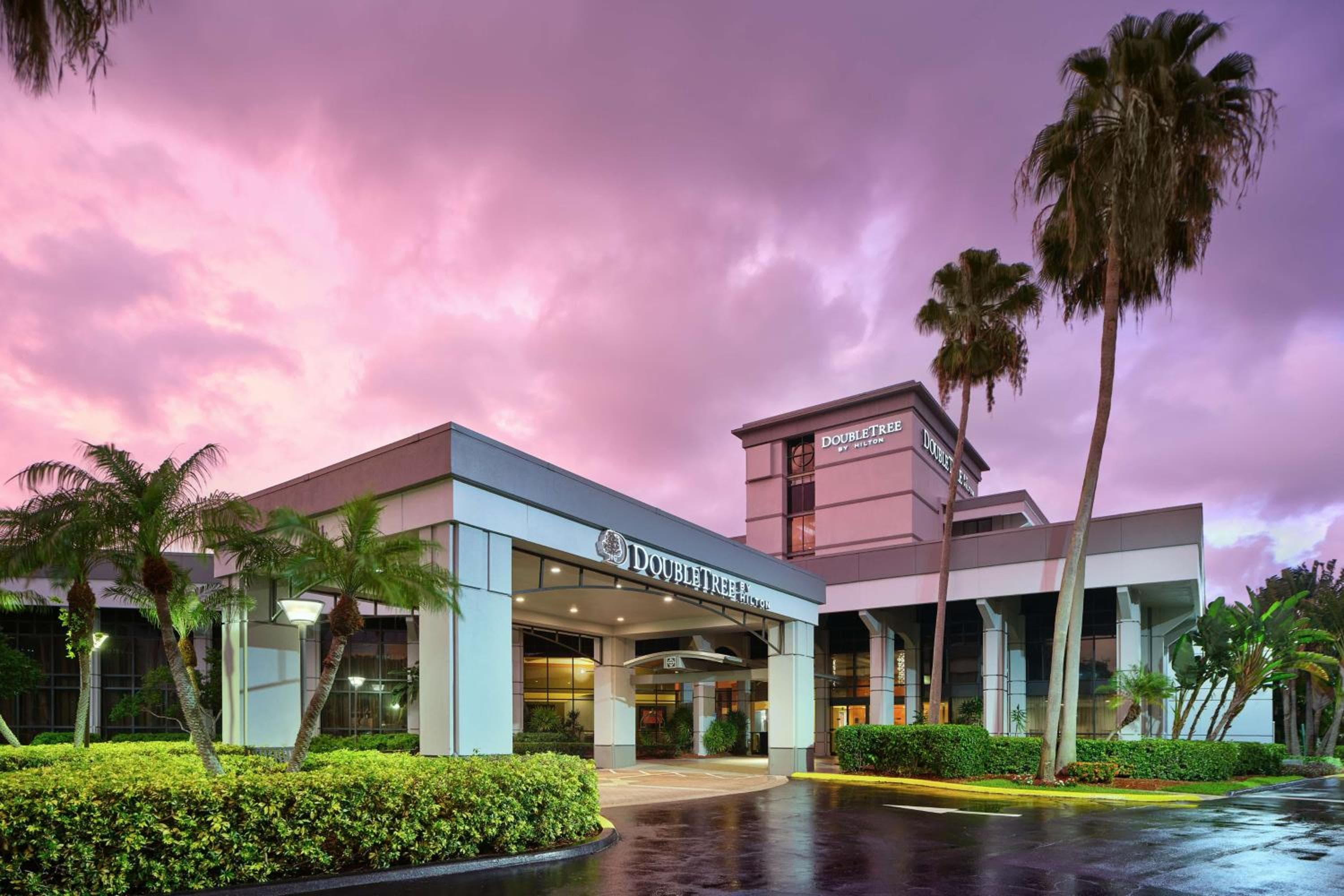 DoubleTree by Hilton Palm Beach Gardens