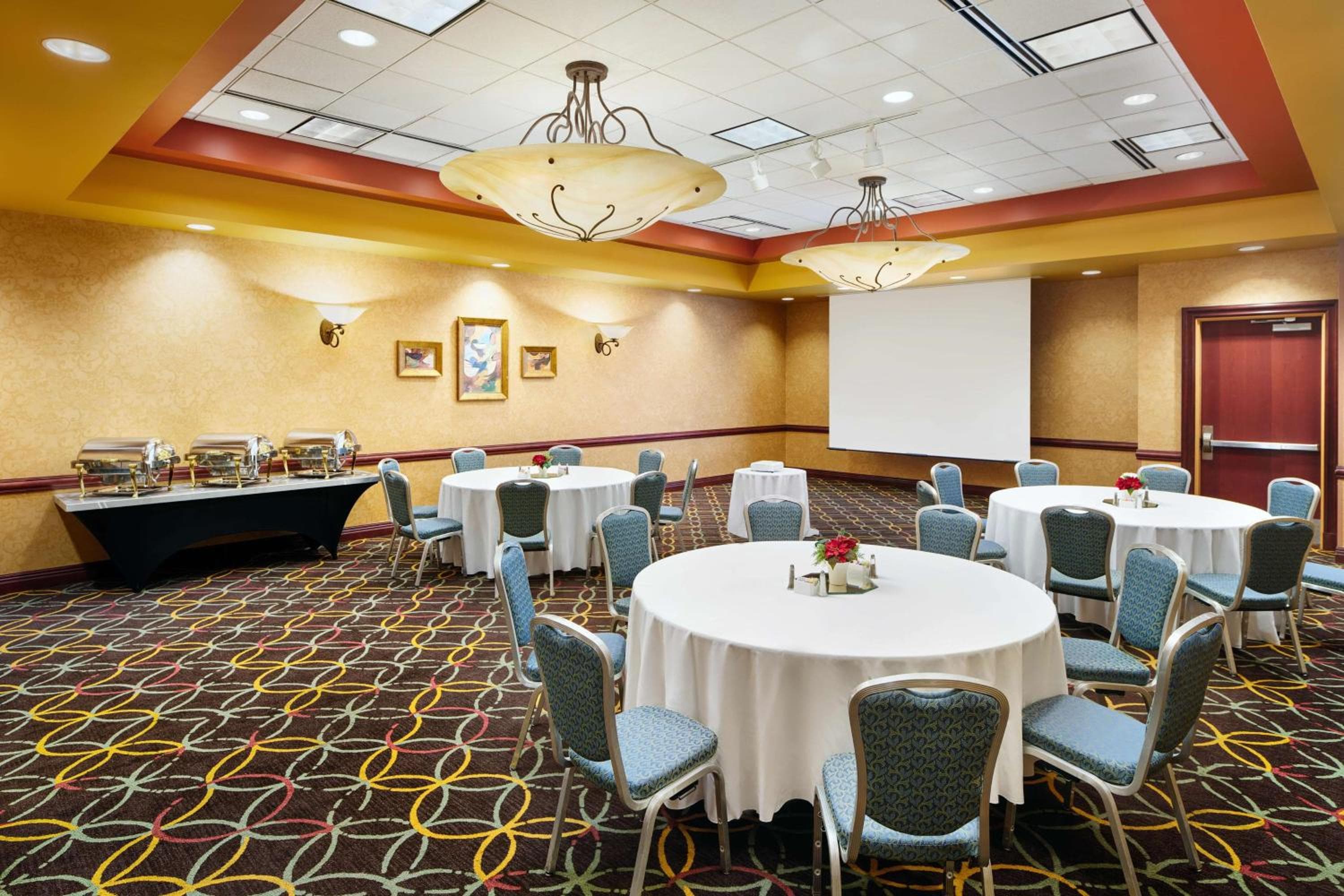 Embassy Suites by Hilton Hampton Convention Center