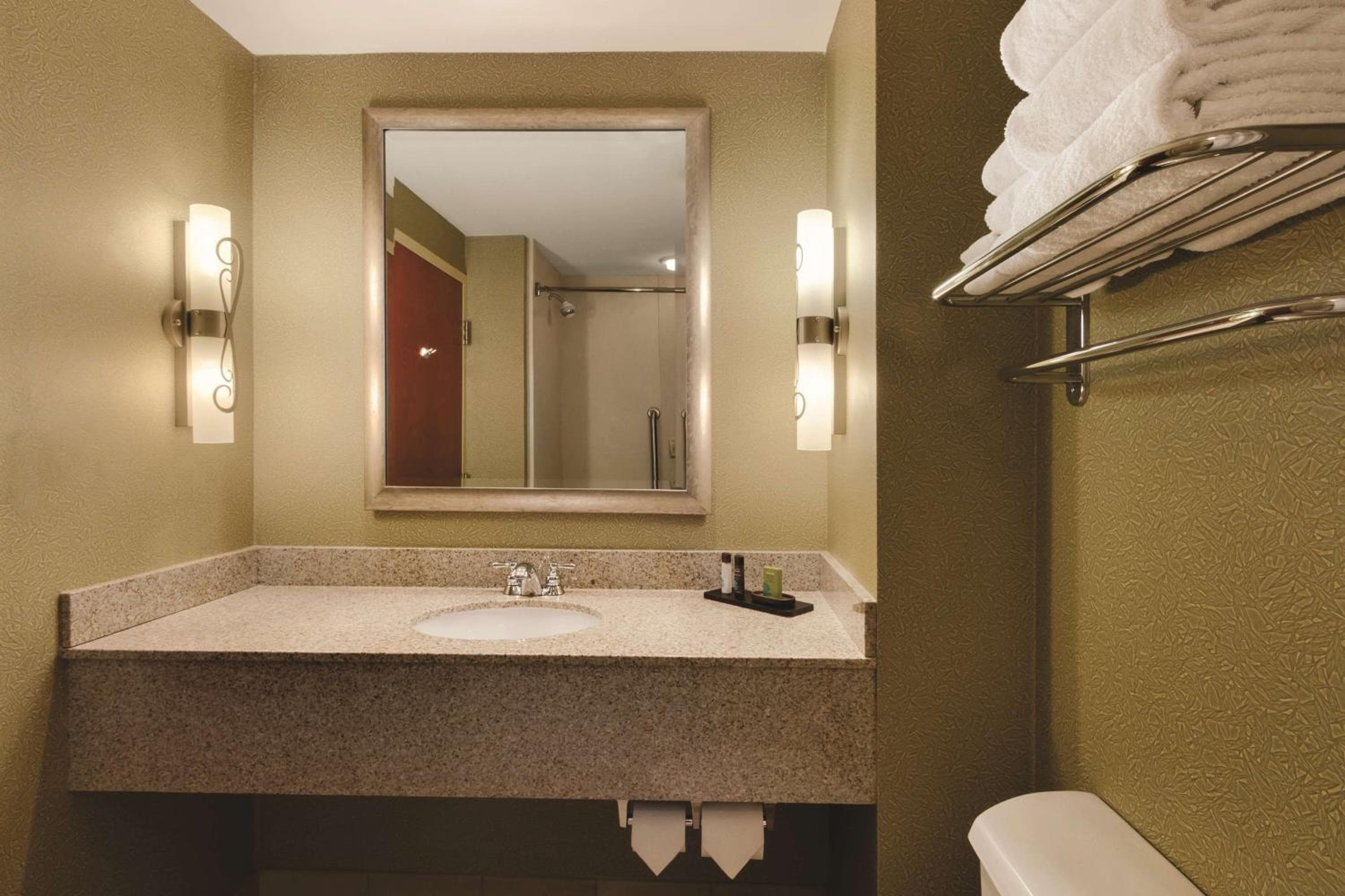 Embassy Suites Northwest Arkansas - Hotel, Spa & Convention Center