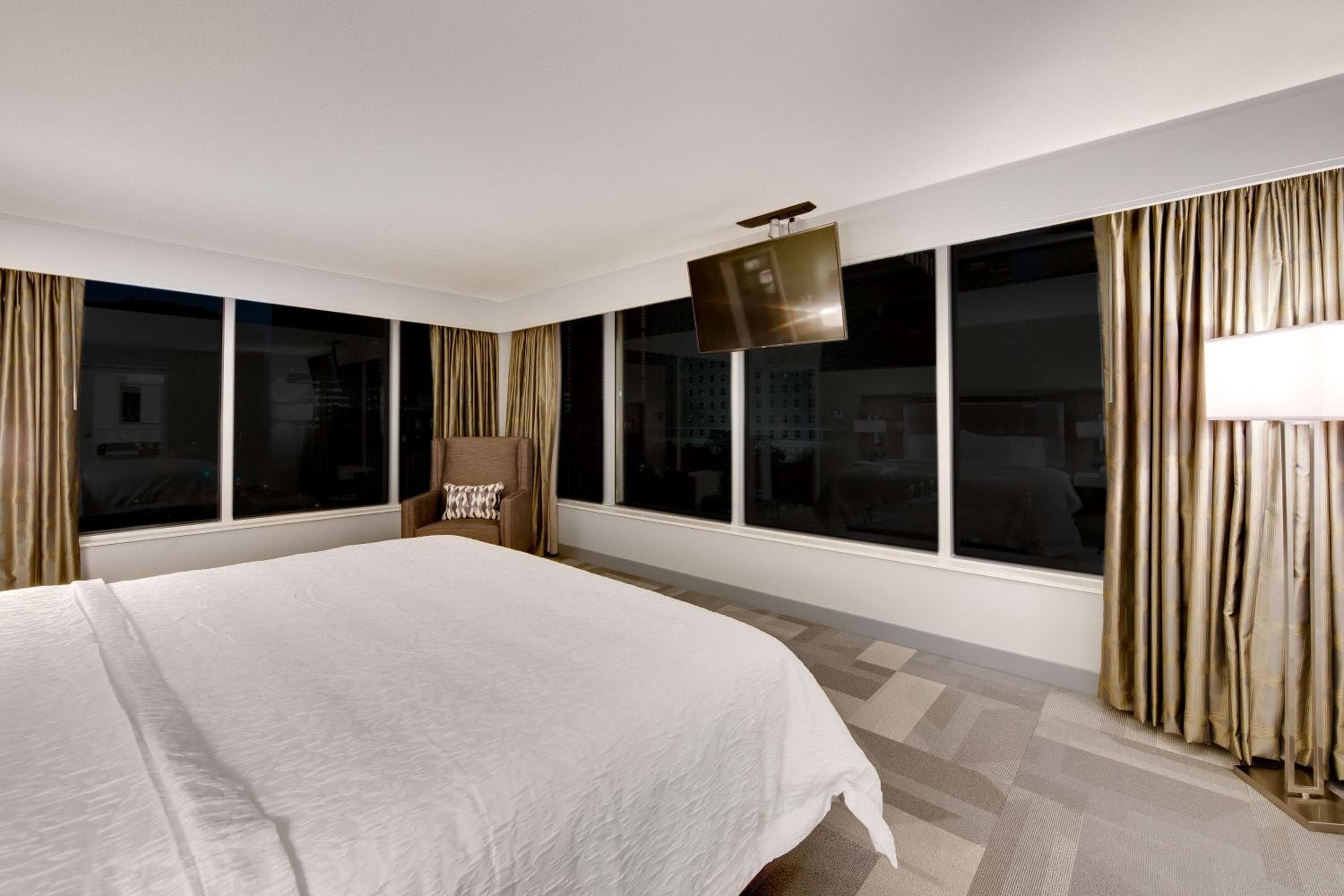 Hampton Inn & Suites Fort Worth Downtown