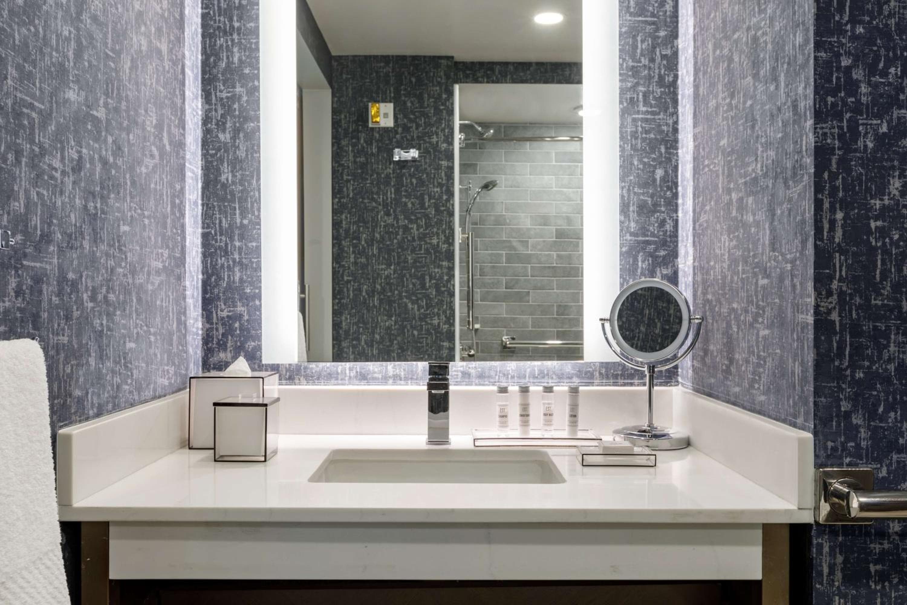 Carte Hotel San Diego Downtown, Curio Collection By Hilton