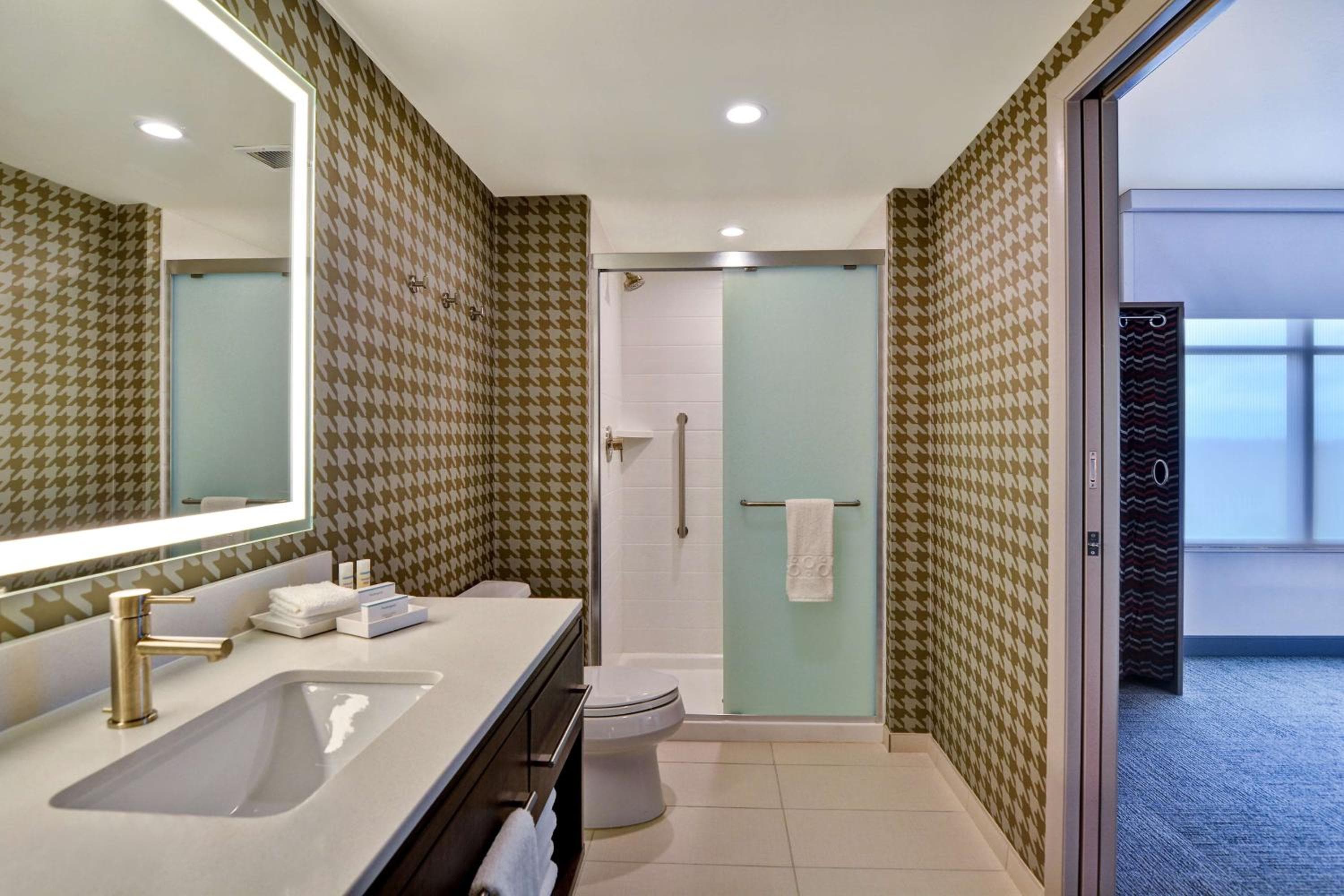 Home2 Suites By Hilton Orlando Flamingo Crossings, FL