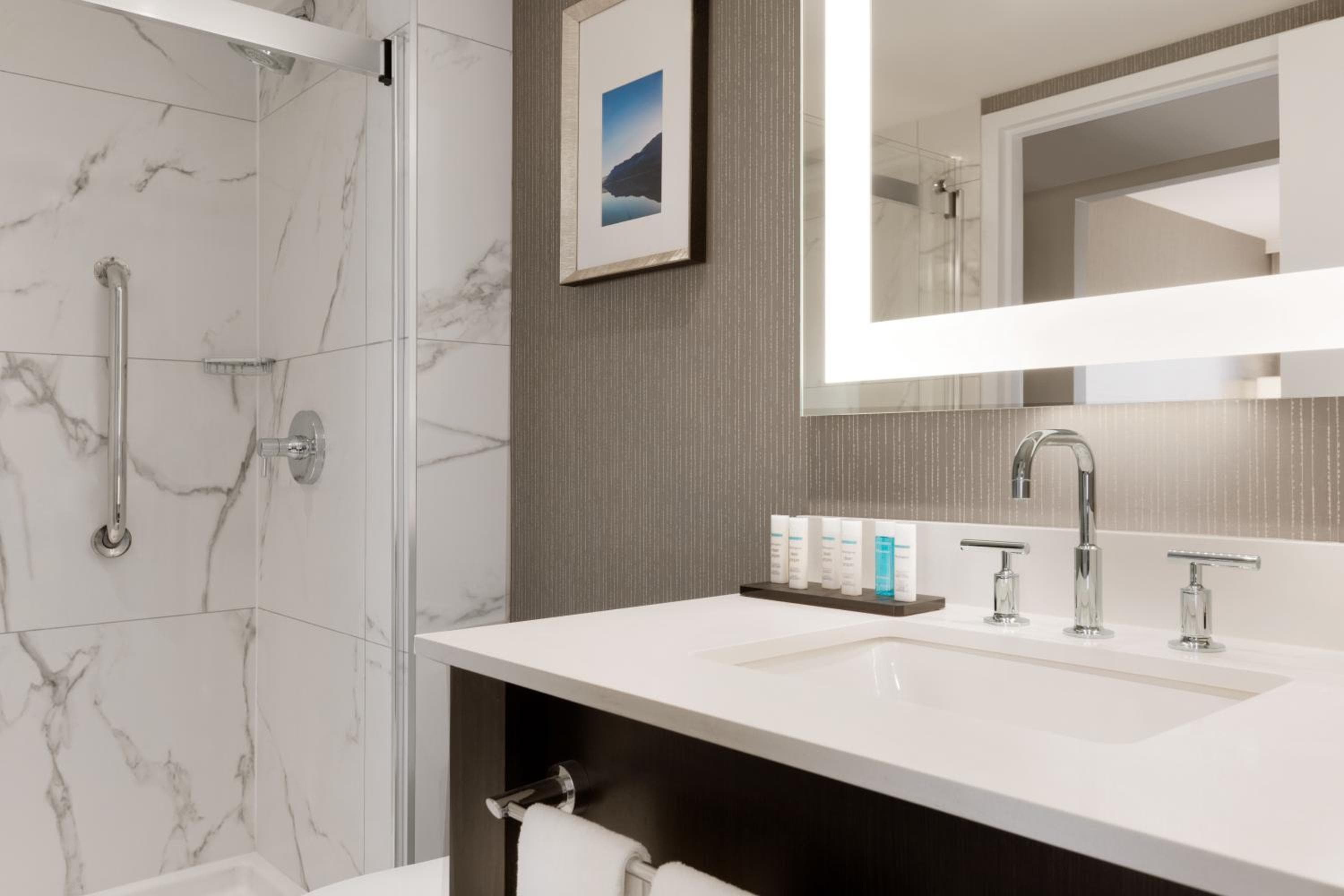 Embassy Suites By Hilton Toronto Airport